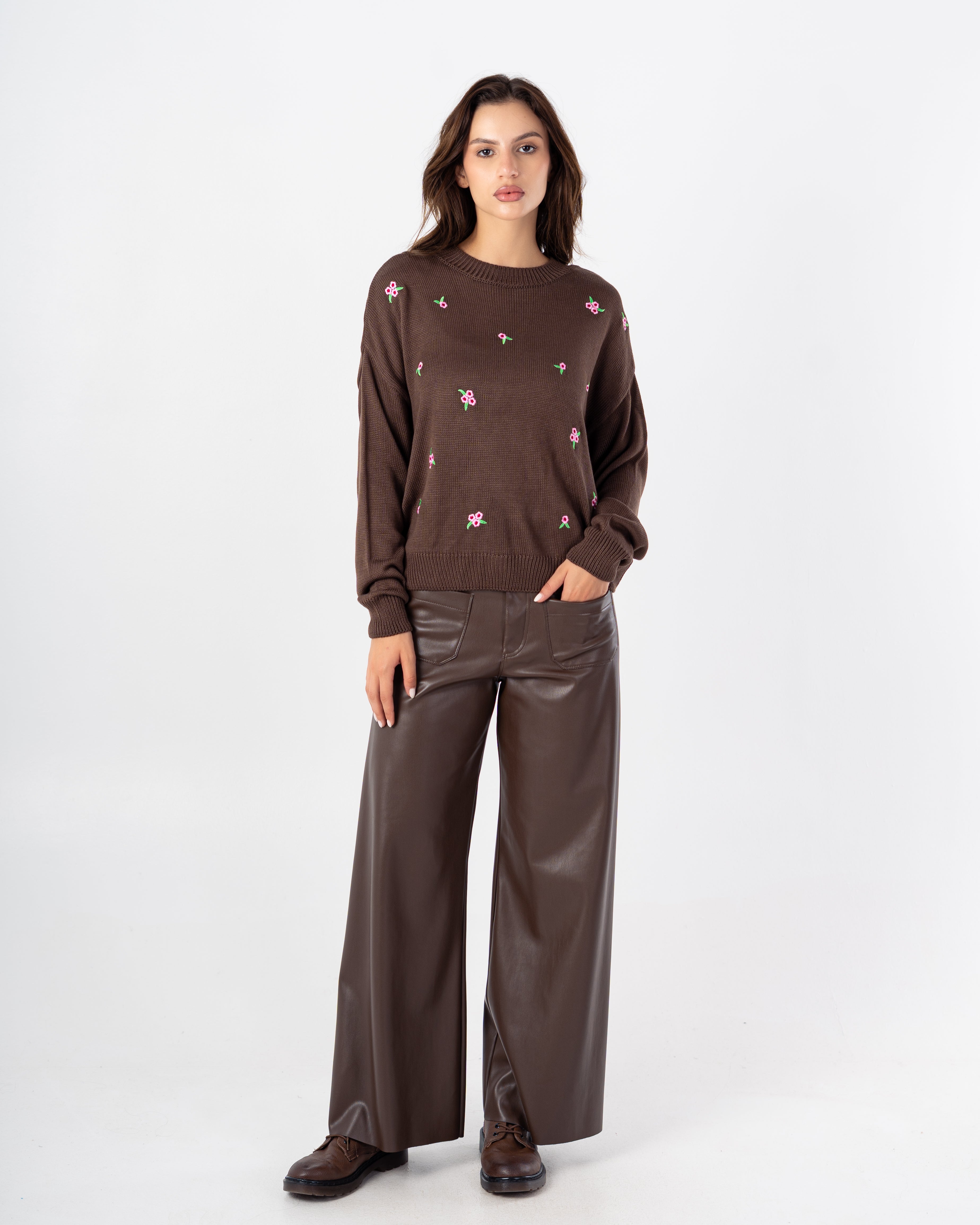 Knitwear Pullover – Small Floral Embroidery