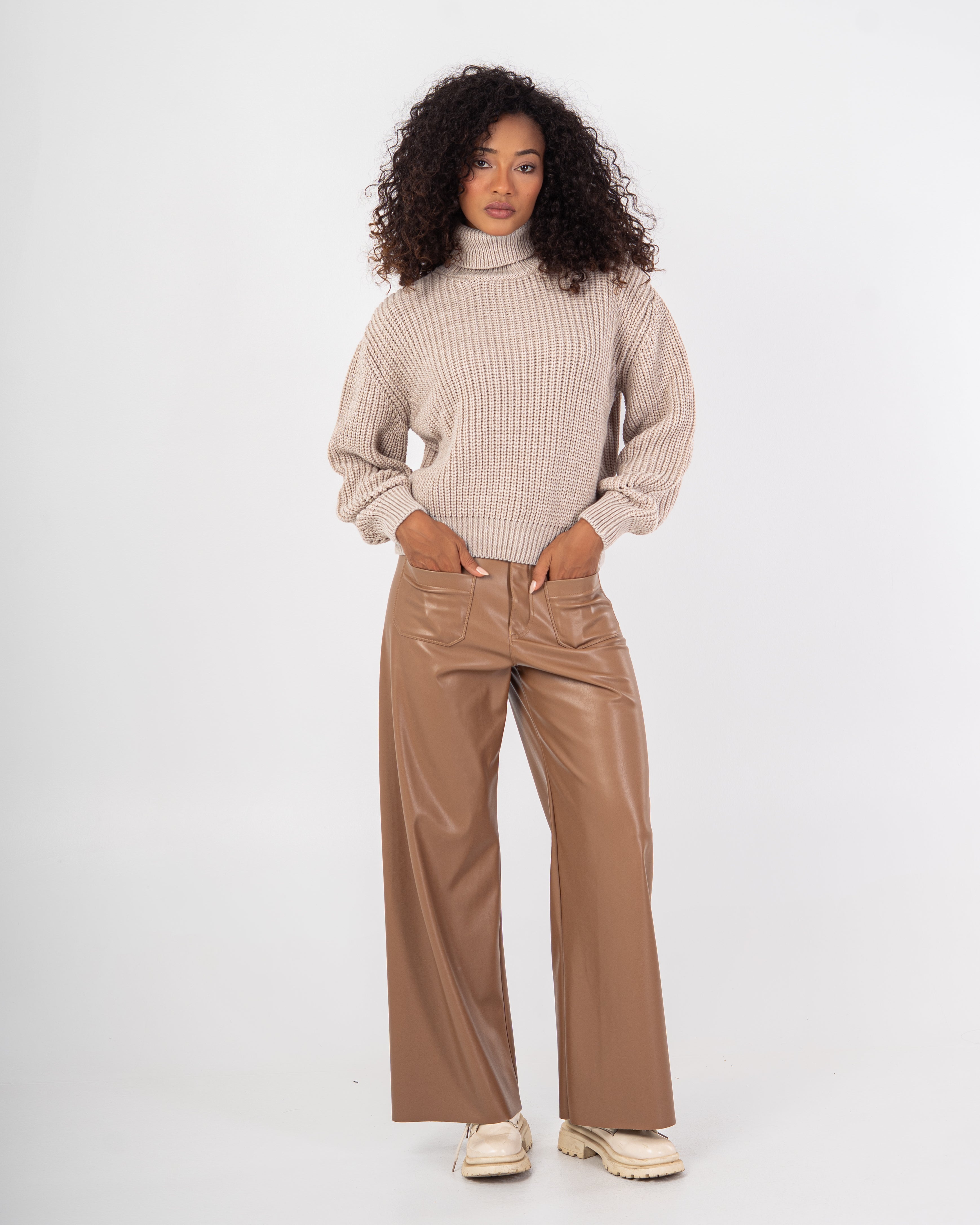 Knitwear Pullover – High Neck