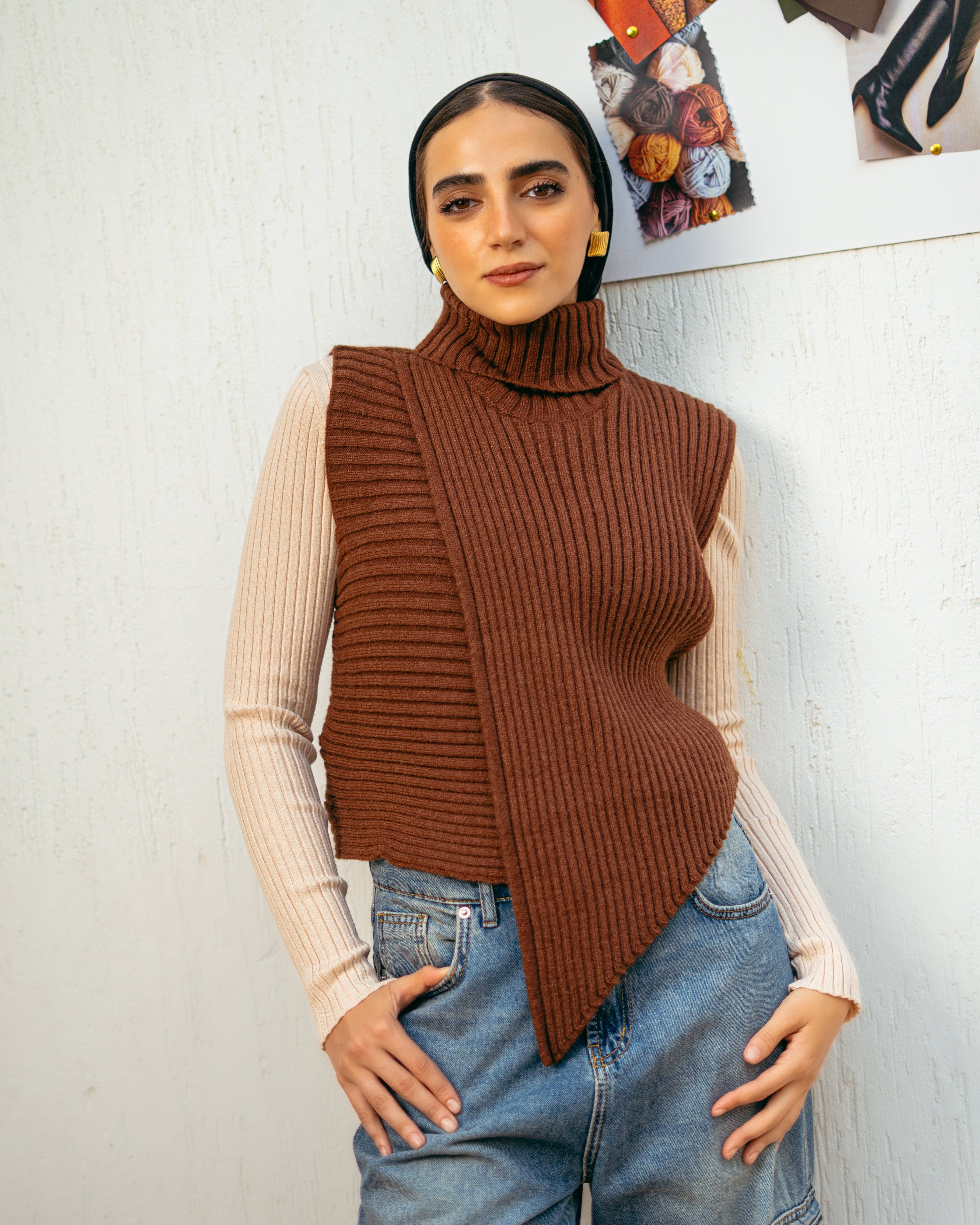 Knitwear Vest – High Neck Plain (Sleeveless)