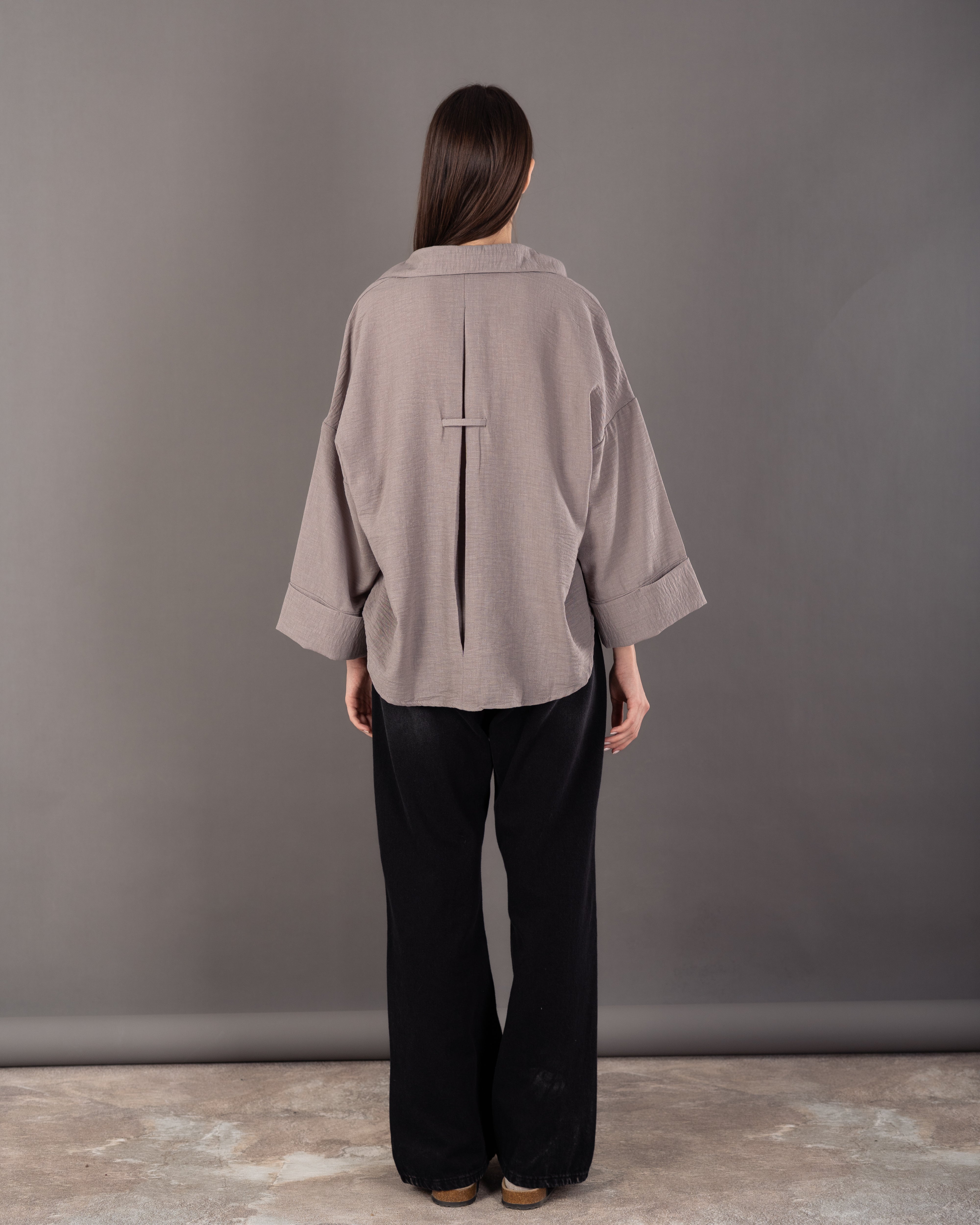 Plain Shirt With Chest Pocket – Wide Sleeves