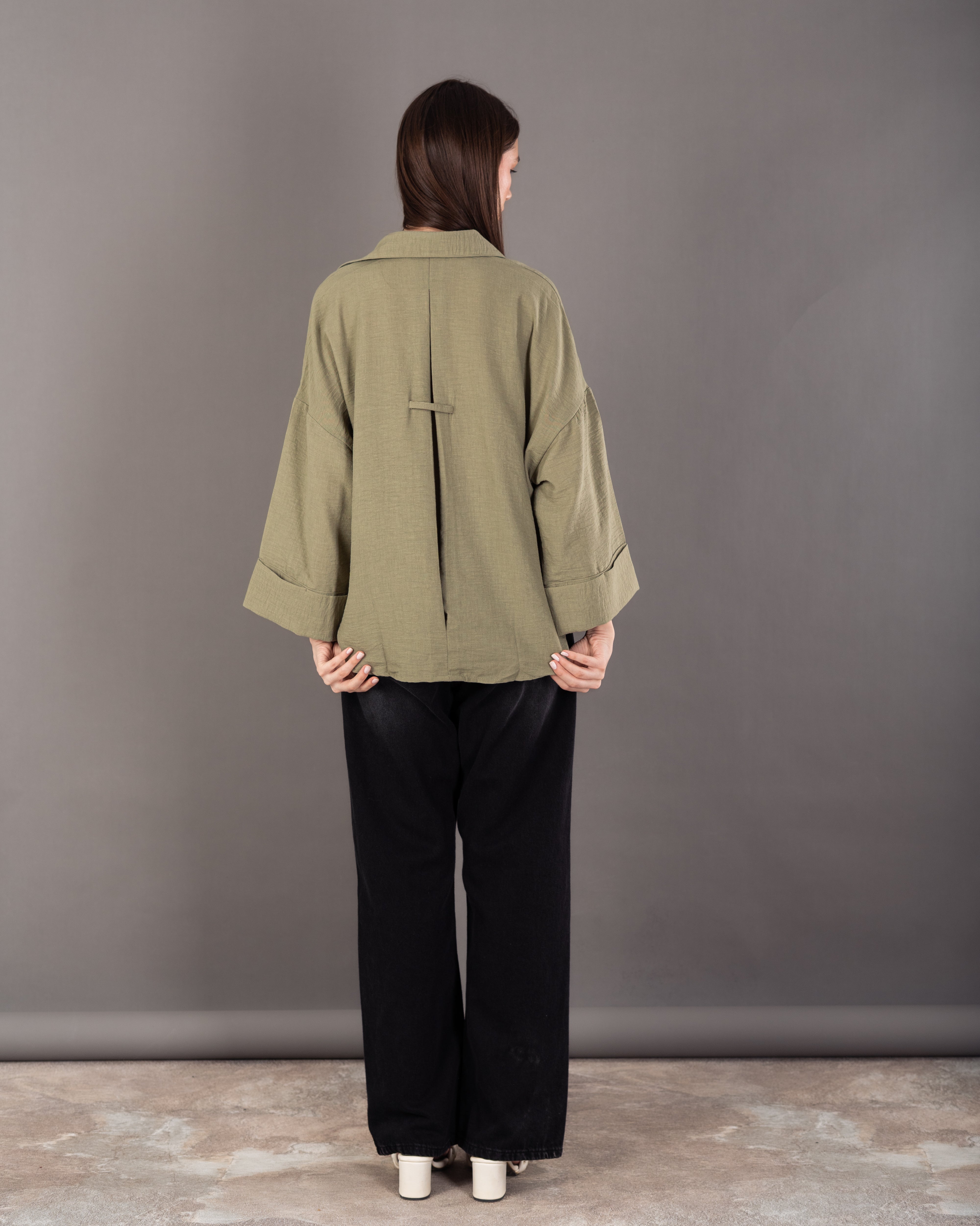 Plain Shirt With Chest Pocket – Wide Sleeves
