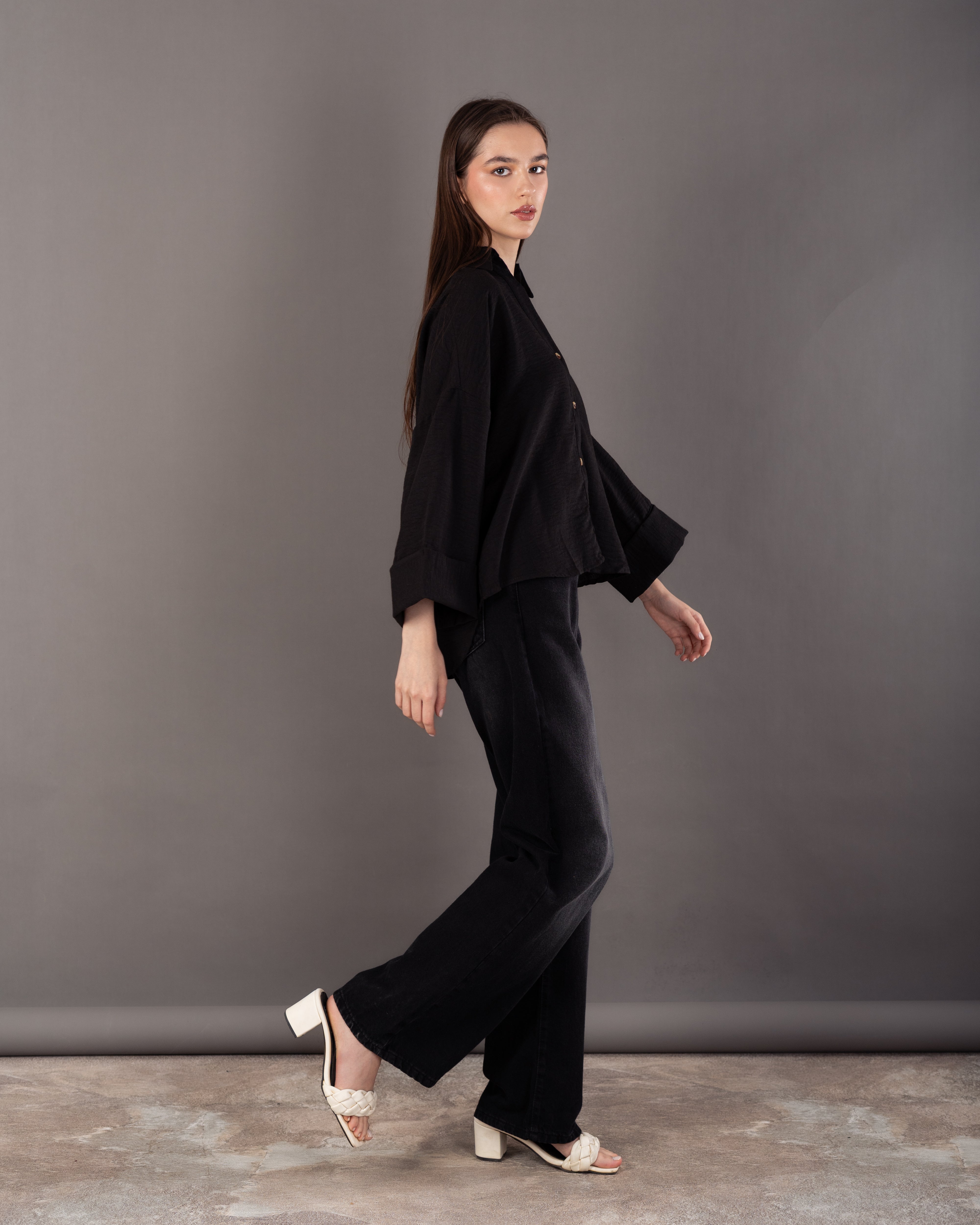 Plain Shirt With Chest Pocket – Wide Sleeves