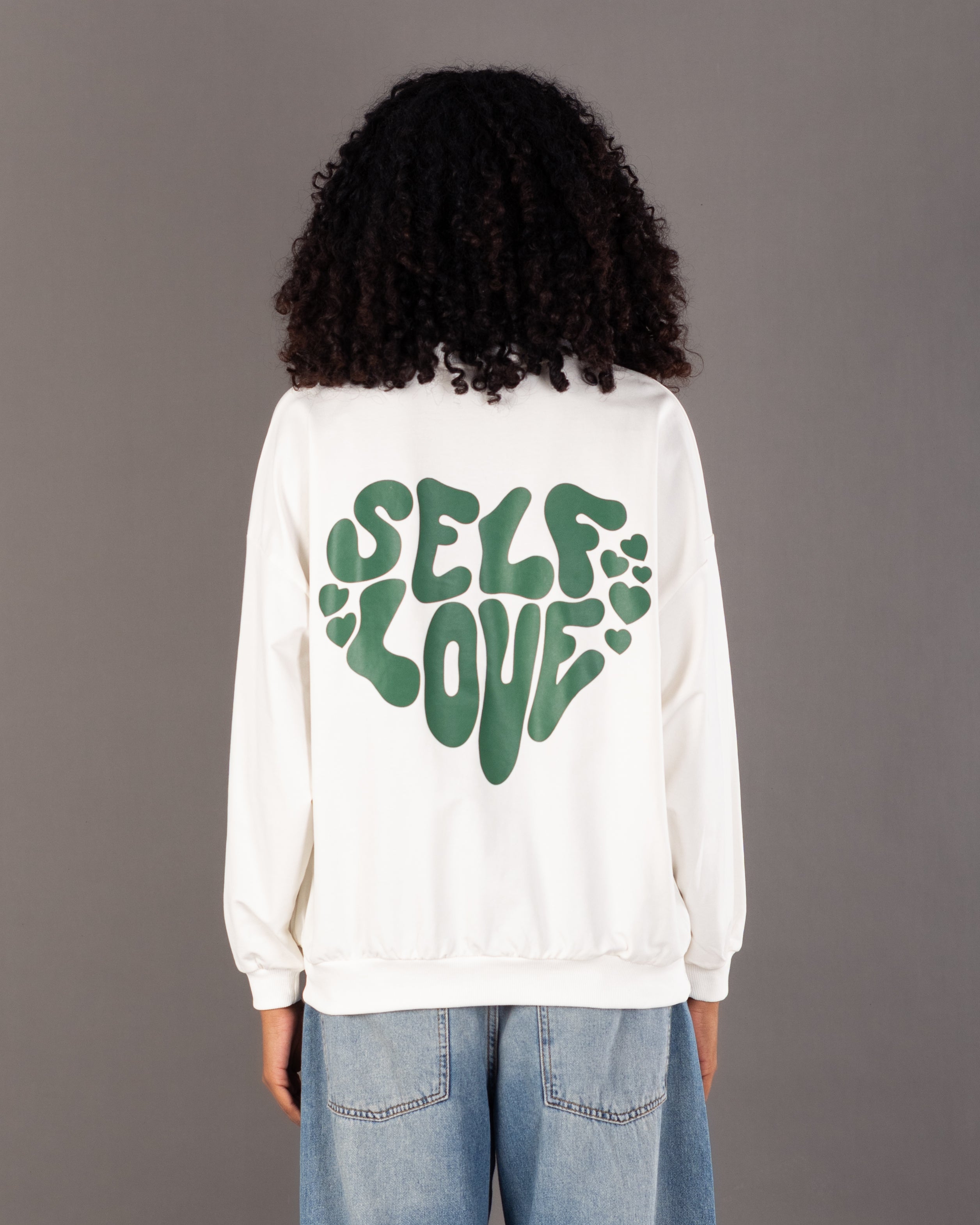 سويت شيرت بقبة دائرية - بطبعة "Love"