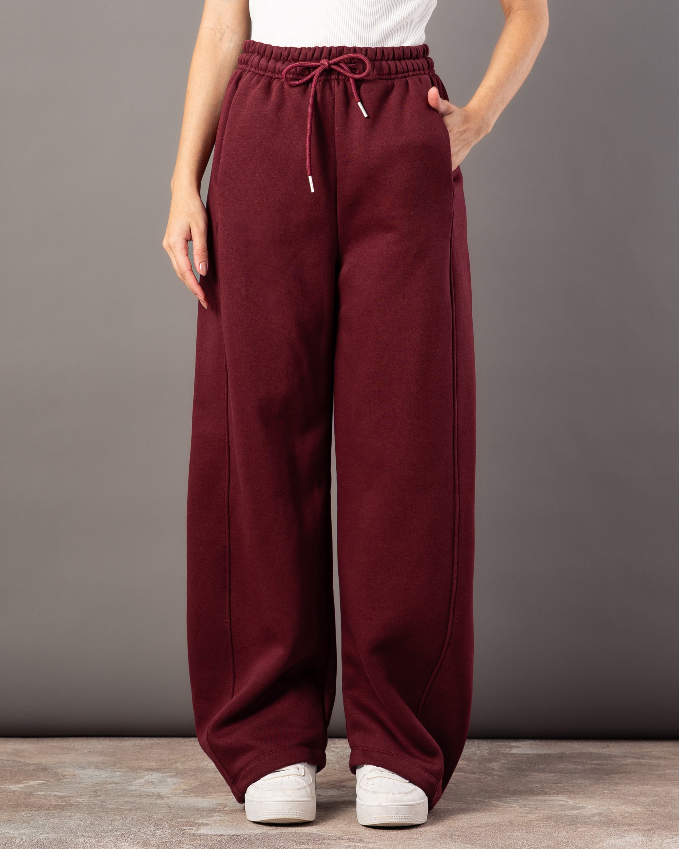 بنطال ميلتون – بنطال واسع الساقين سادة (بخطوط جانبية مزدوجة)