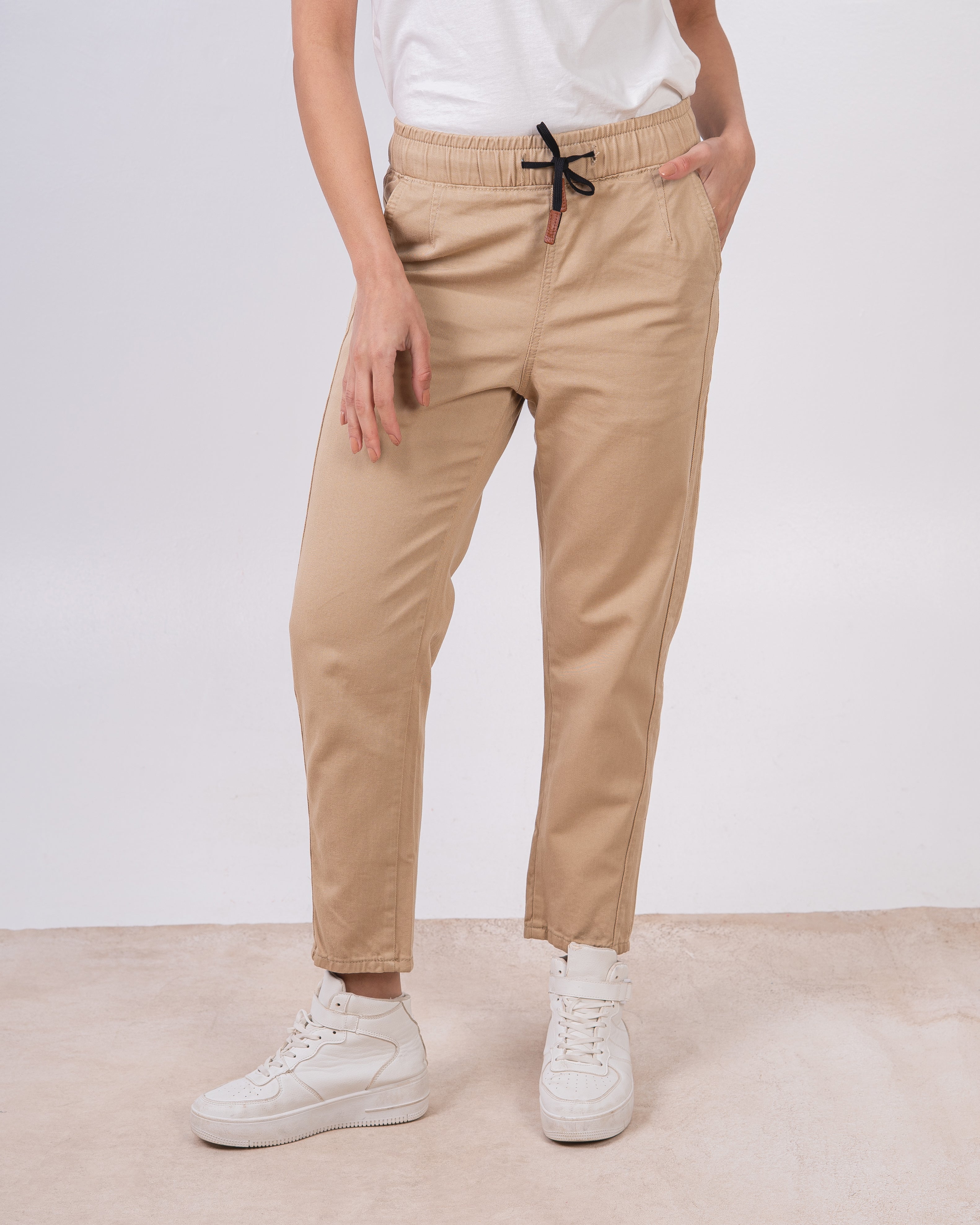 بنطال ضيق من قماش الجبردين