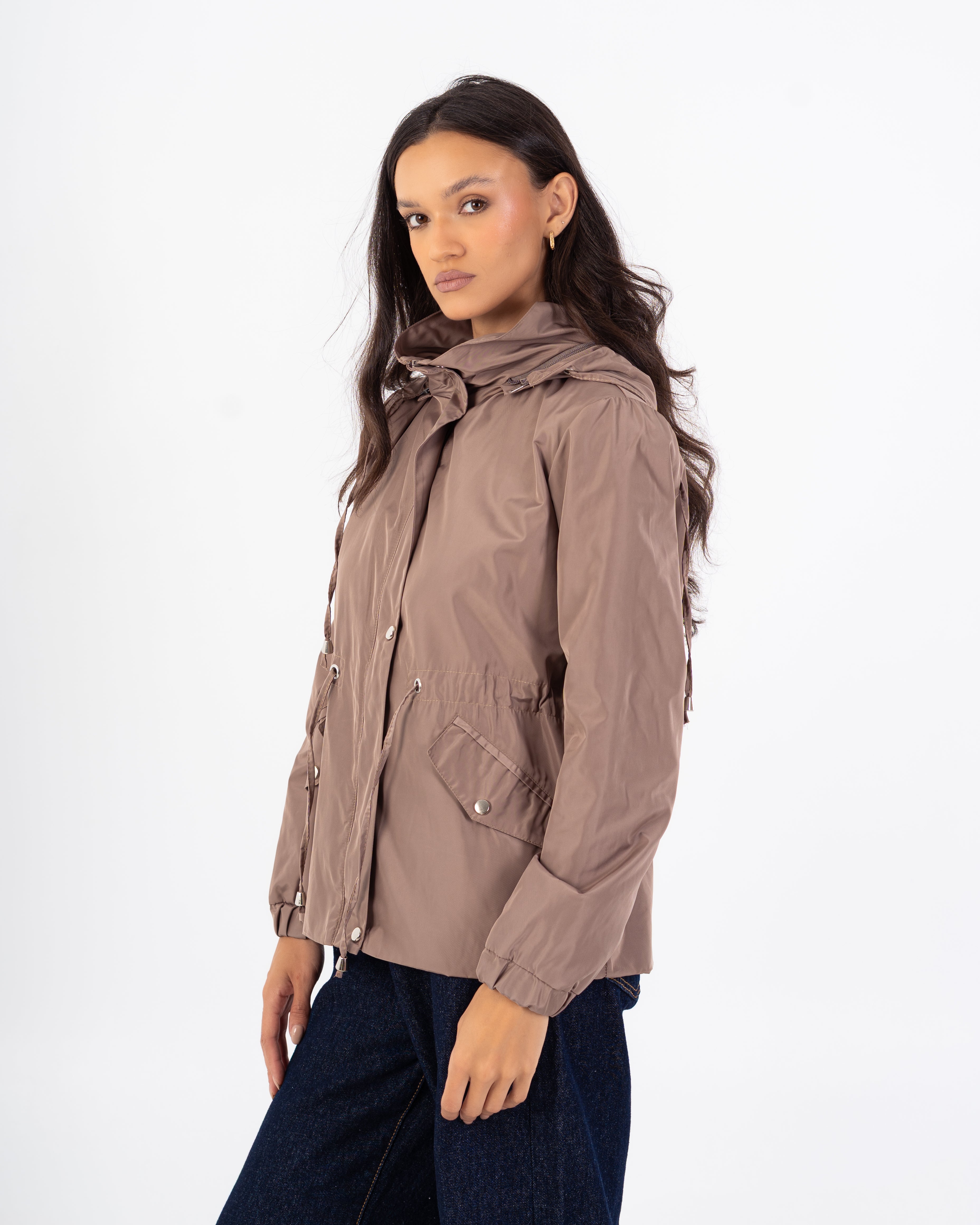 سترة مقاومة للماء – بغطاء رأس (حزام خصر مرن)