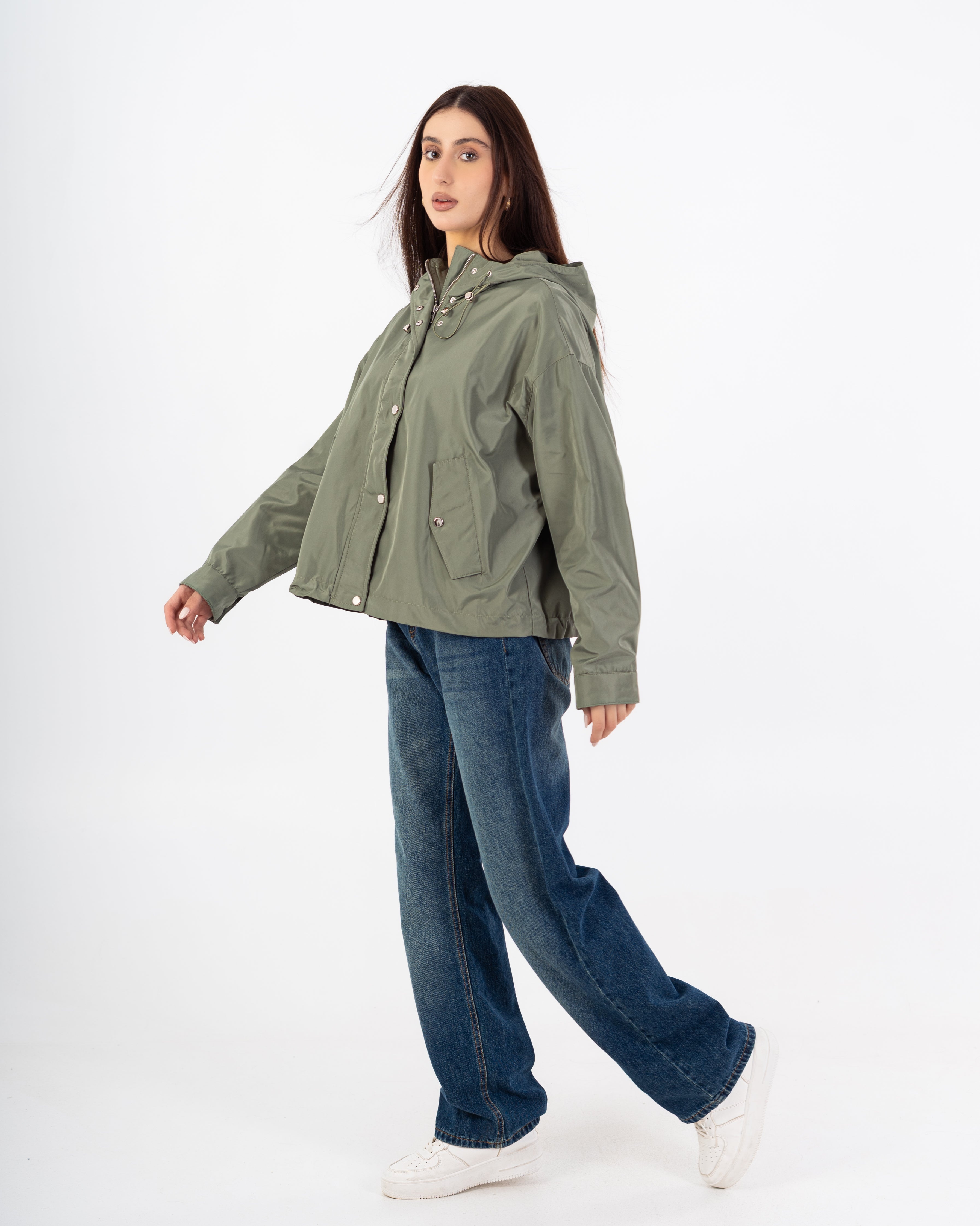 سترة مقاومة للماء – أزرار كبسولة (بغطاء رأس)