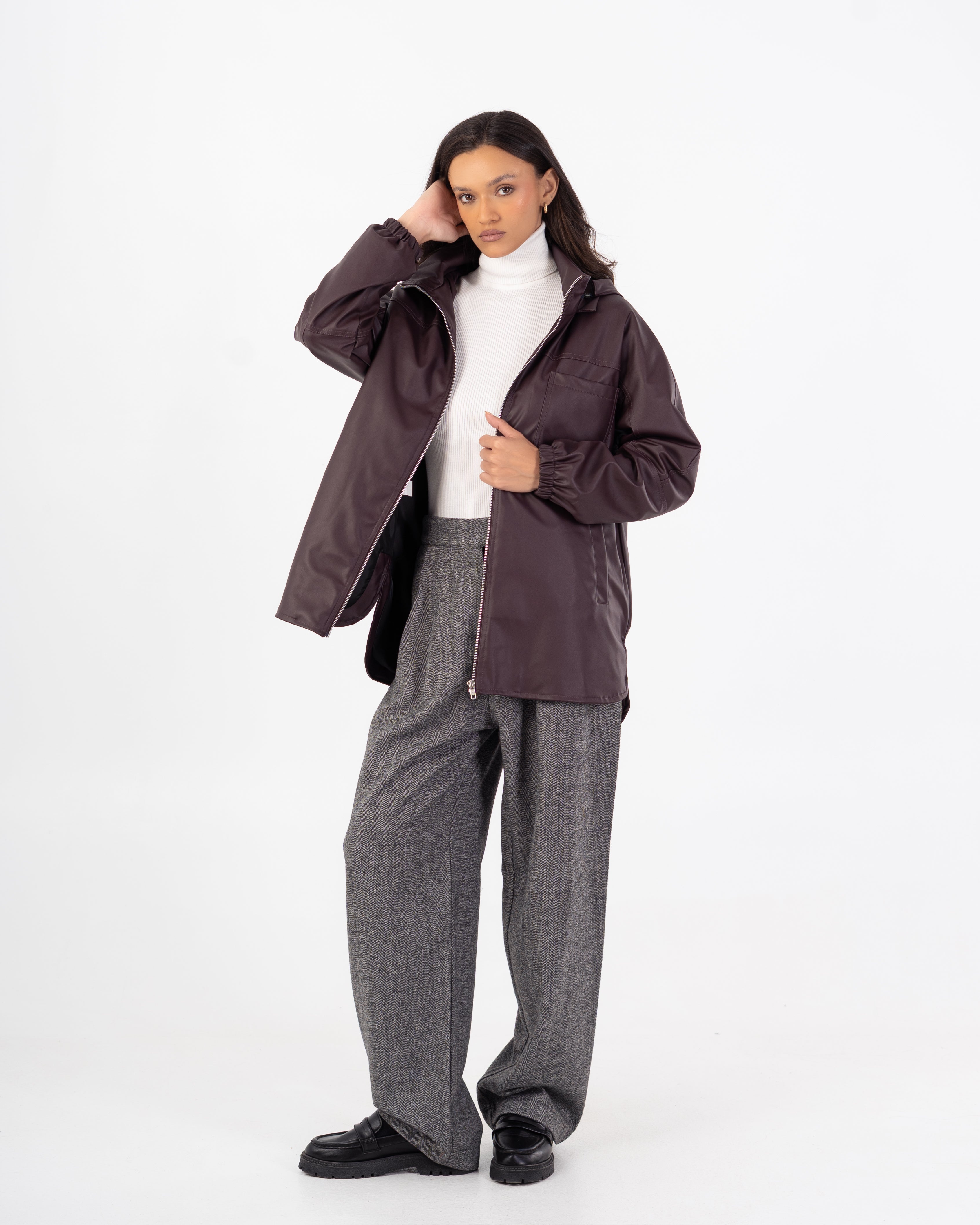 جاكيت جلدي - سادة (أكمام مرنة، جيب على الصدر)