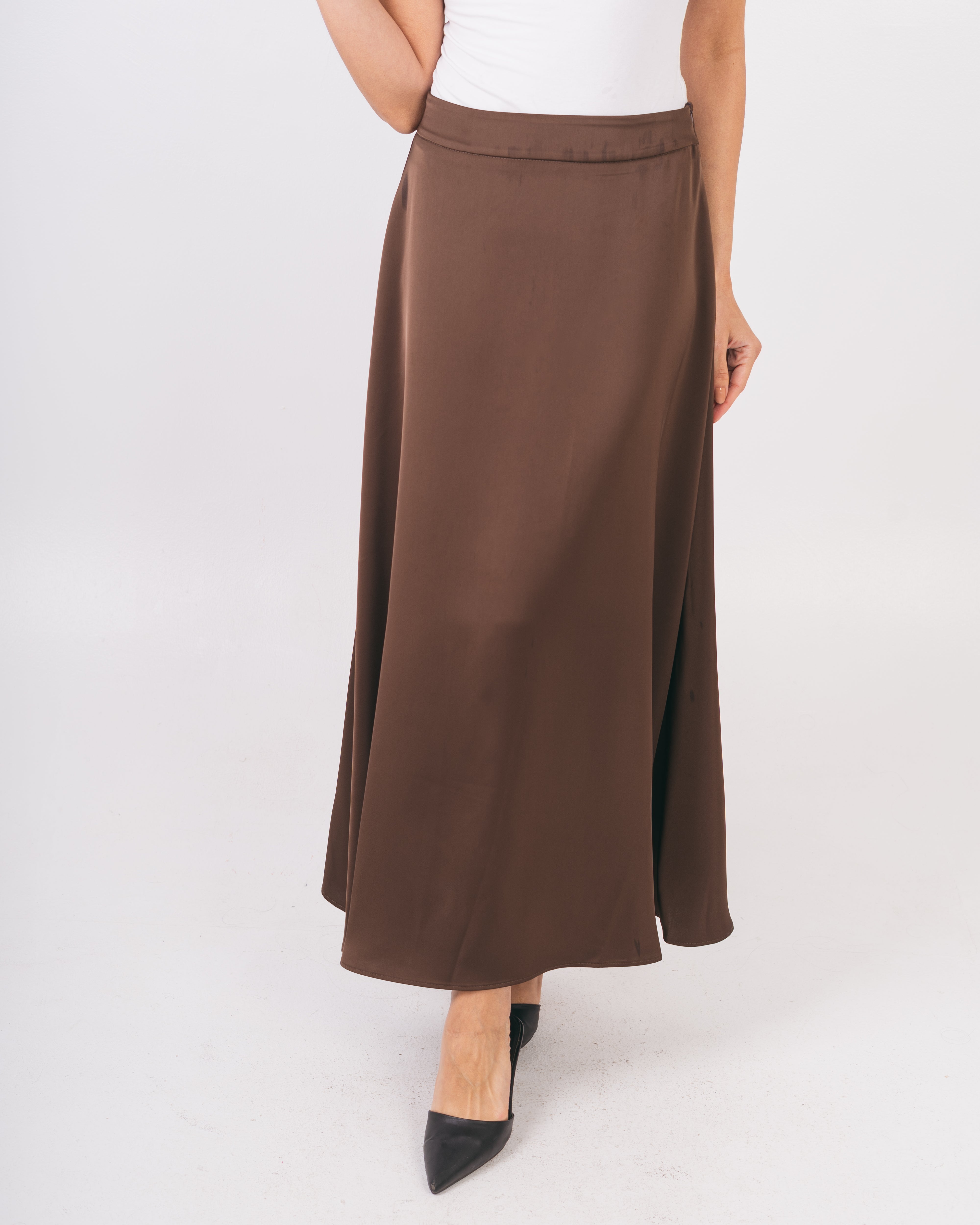 تنورة ساتان سادة