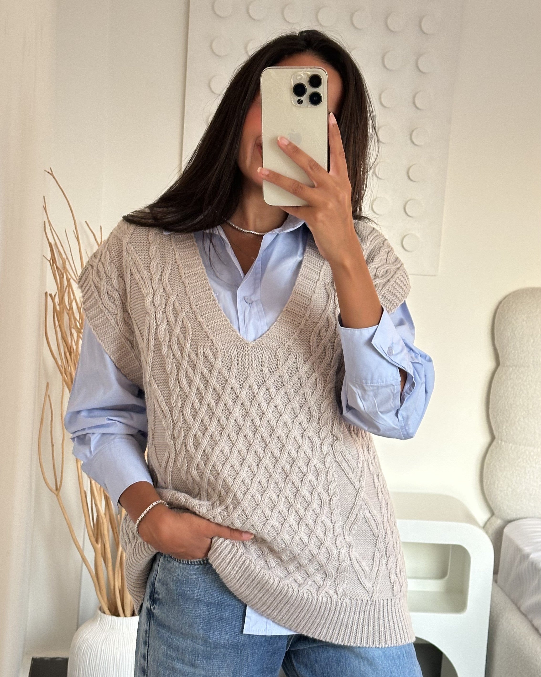 Knitwear Vest β Braided Pattern From Chest