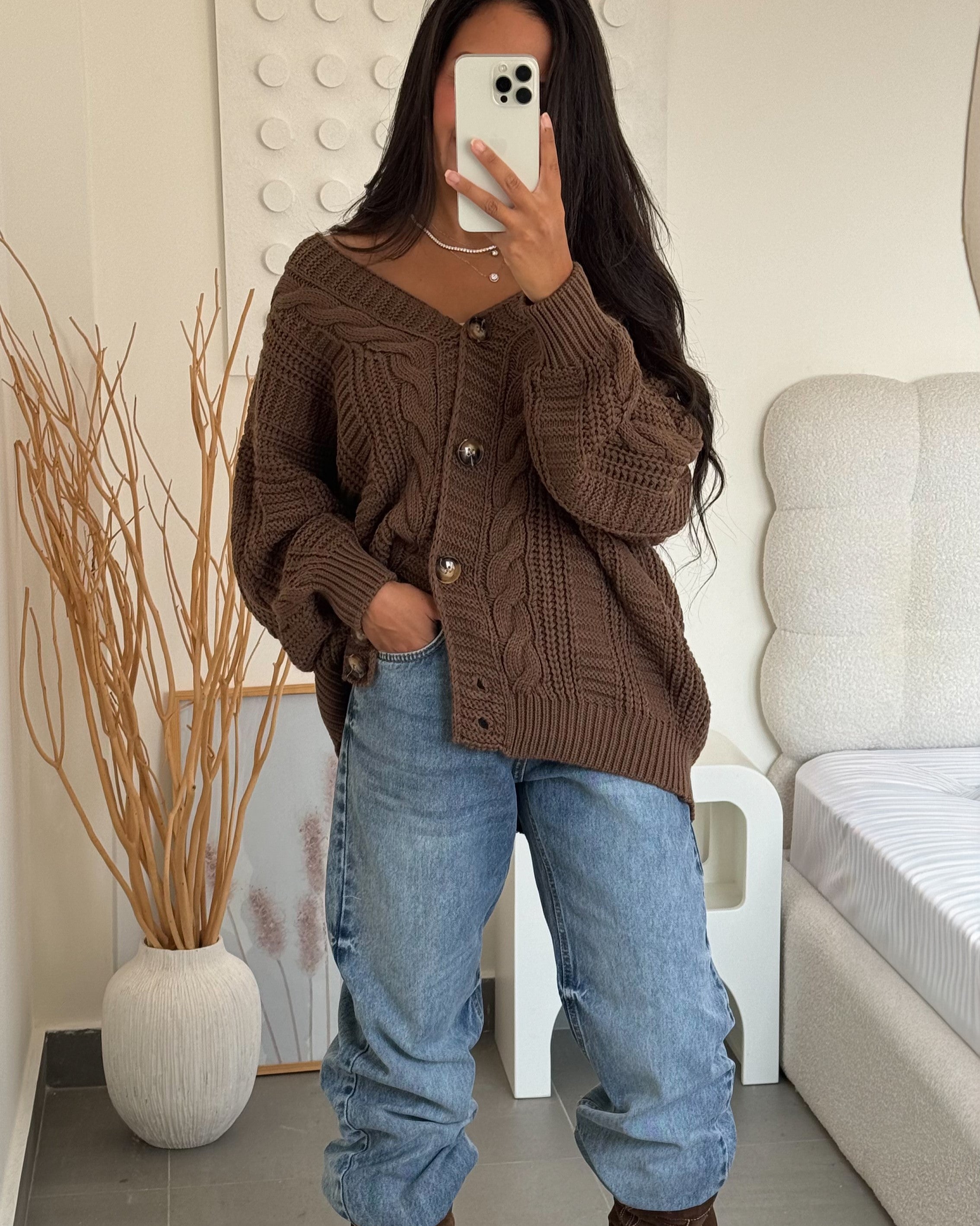 Knitwear Cardigan – Buttoned (Braided Pattern)