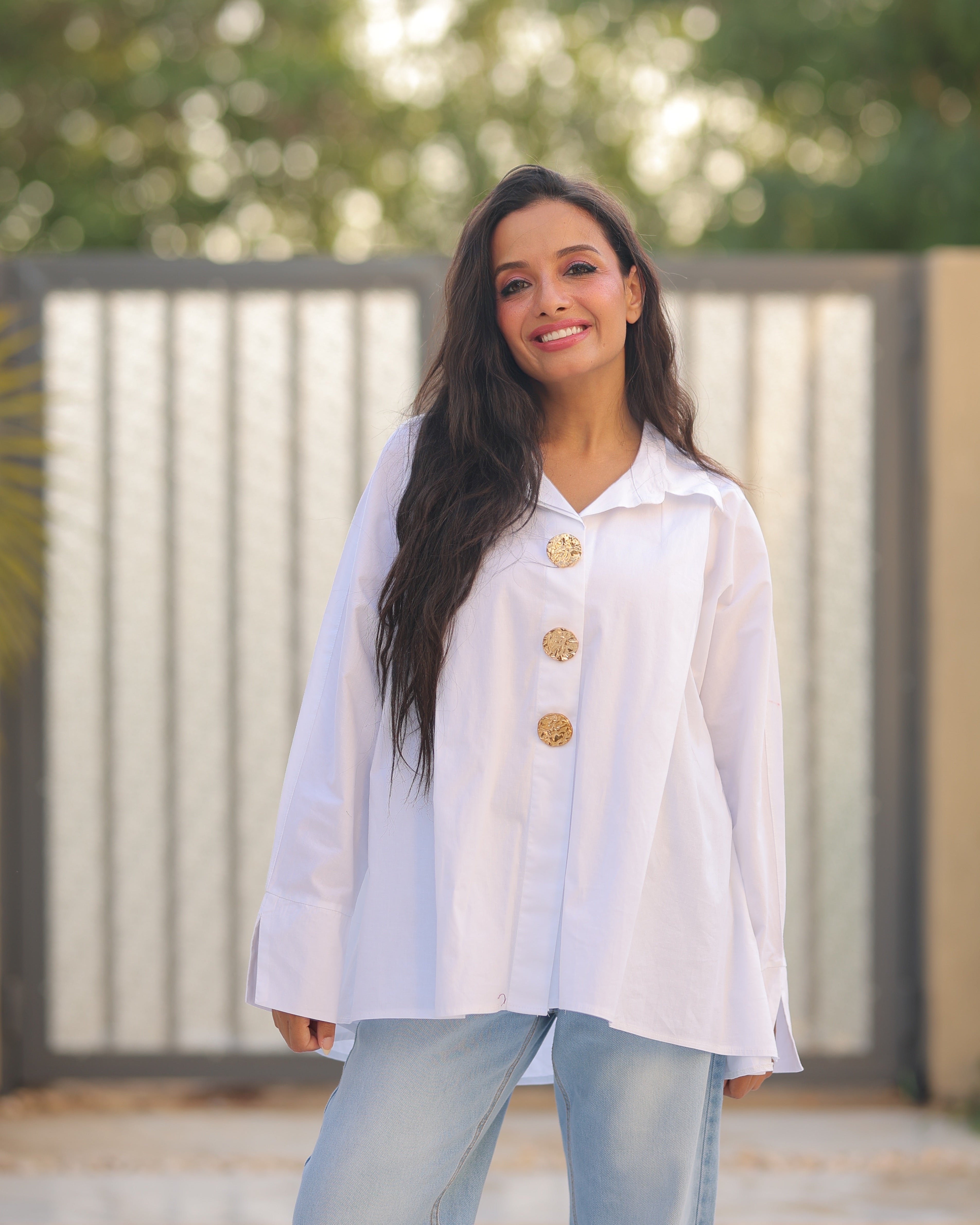 Plain Poplin Shirt With Gold Buttons