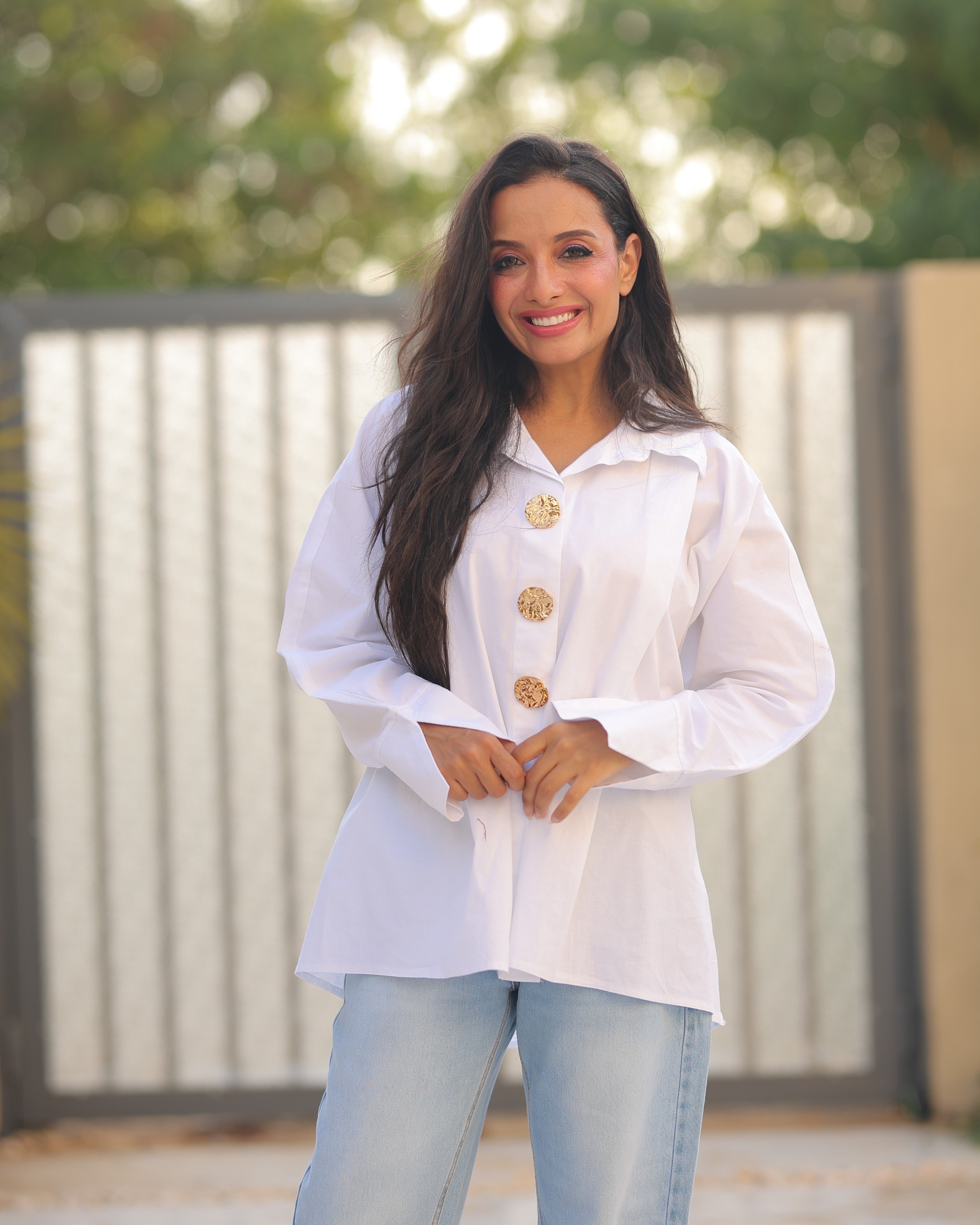 Plain Poplin Shirt With Gold Buttons