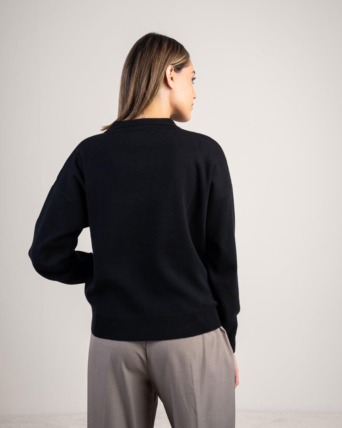 Minimal Collared Top