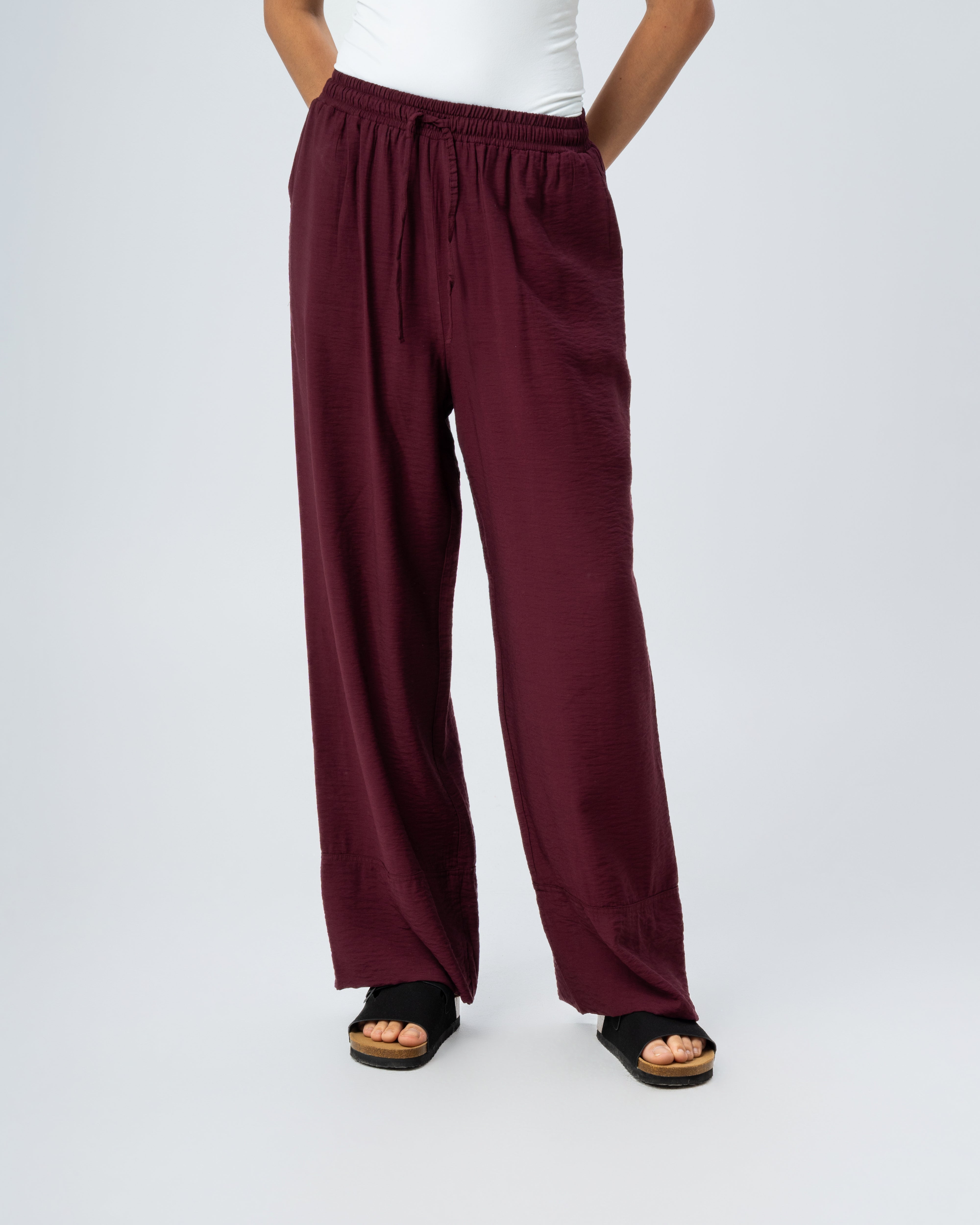 Plain trousers with 2 pockets