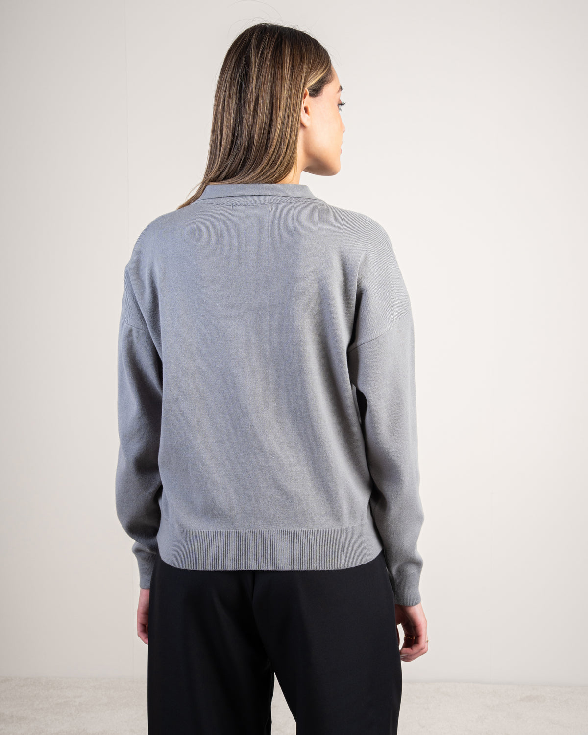 Minimal Collared Top