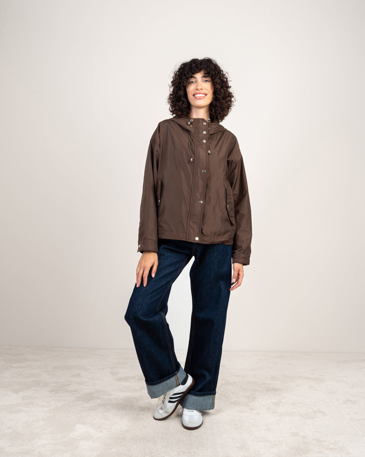 Lightweight jacket with 2 pockets