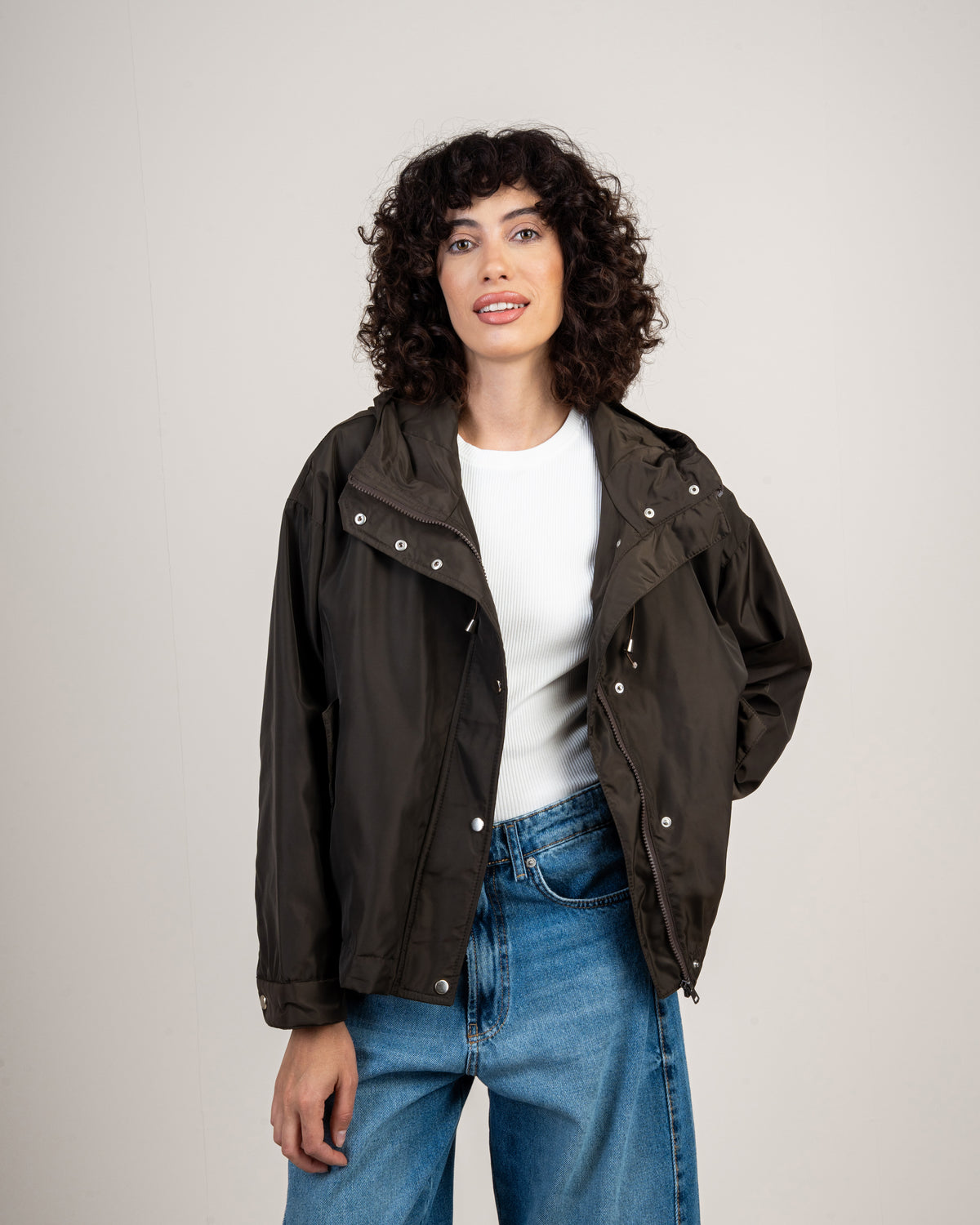 Lightweight jacket with 2 pockets