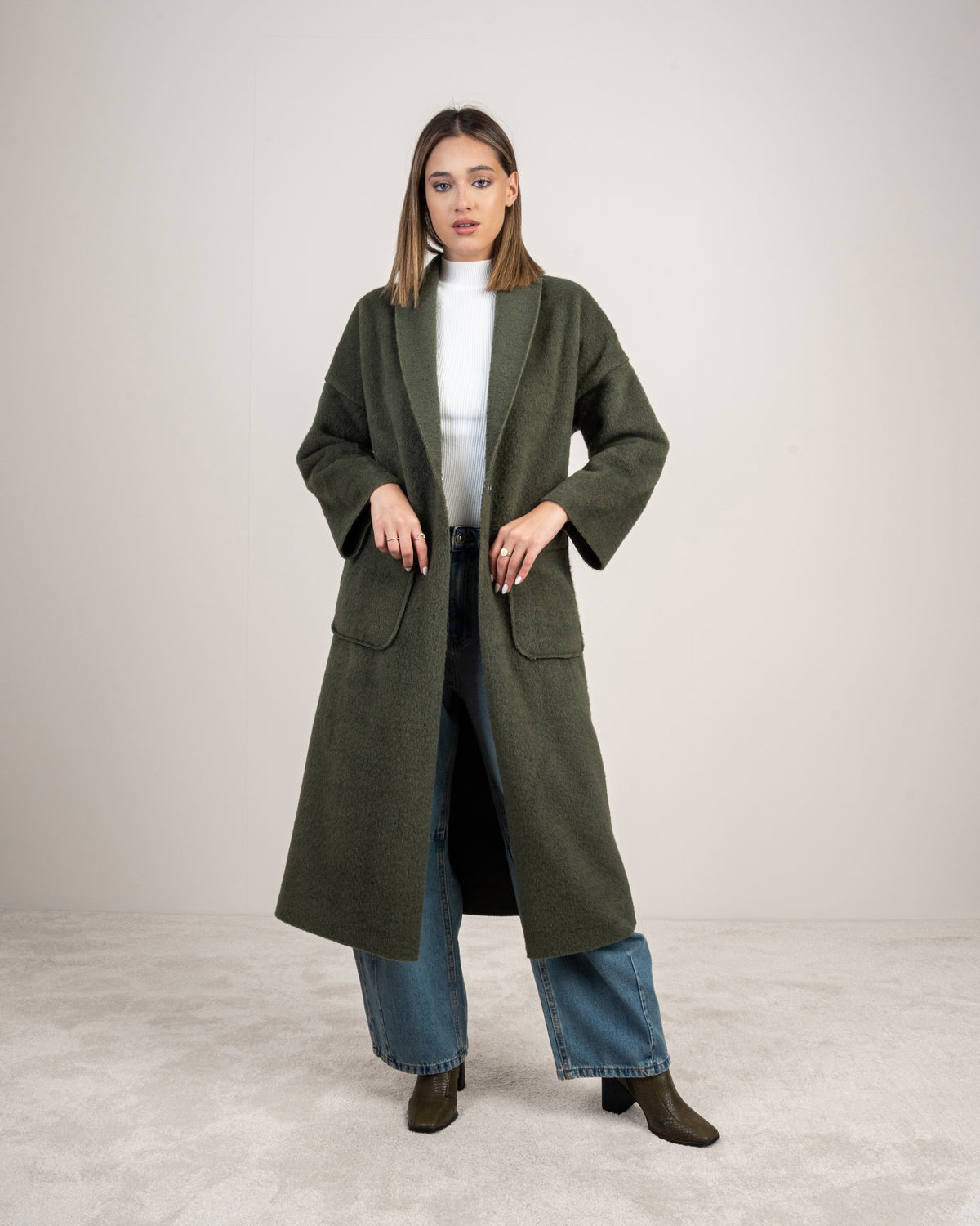 Long wool jacket with 2 pockets