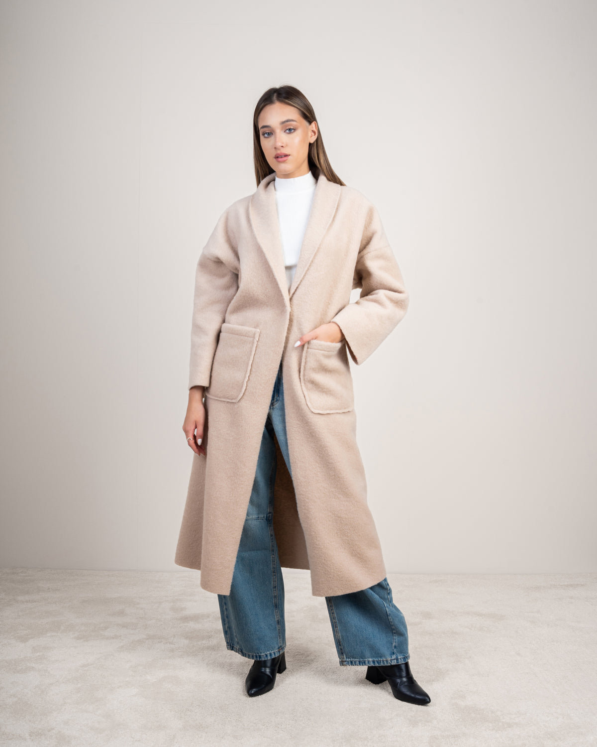 Long wool jacket with 2 pockets