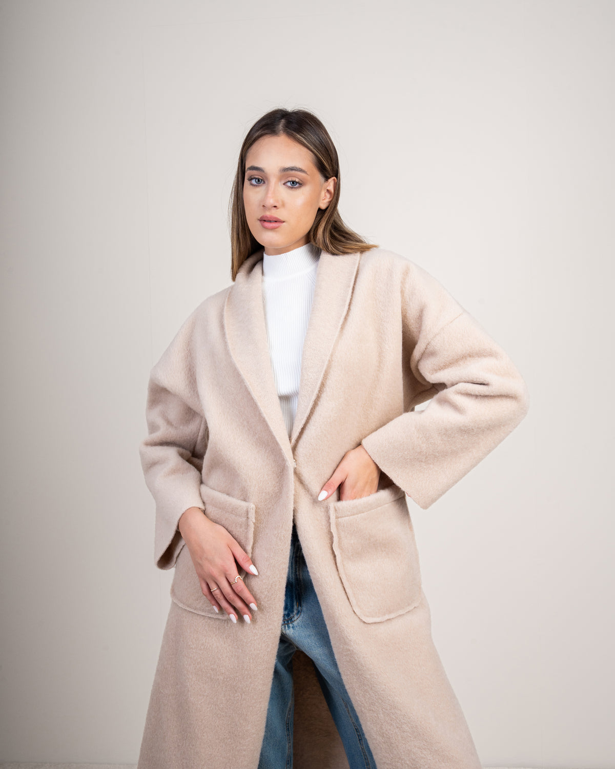 Long wool jacket with 2 pockets