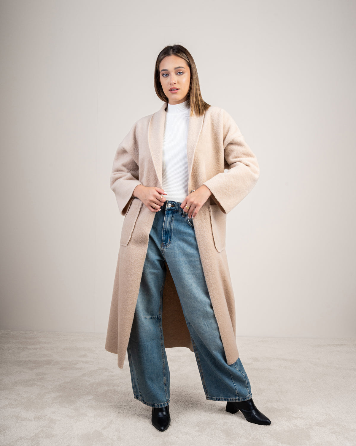 Long wool jacket with 2 pockets