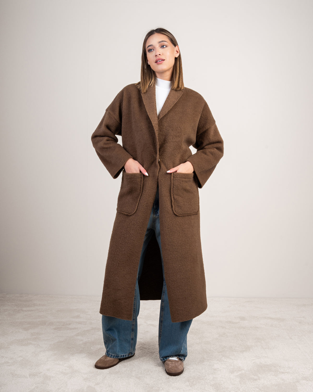 Long wool jacket with 2 pockets