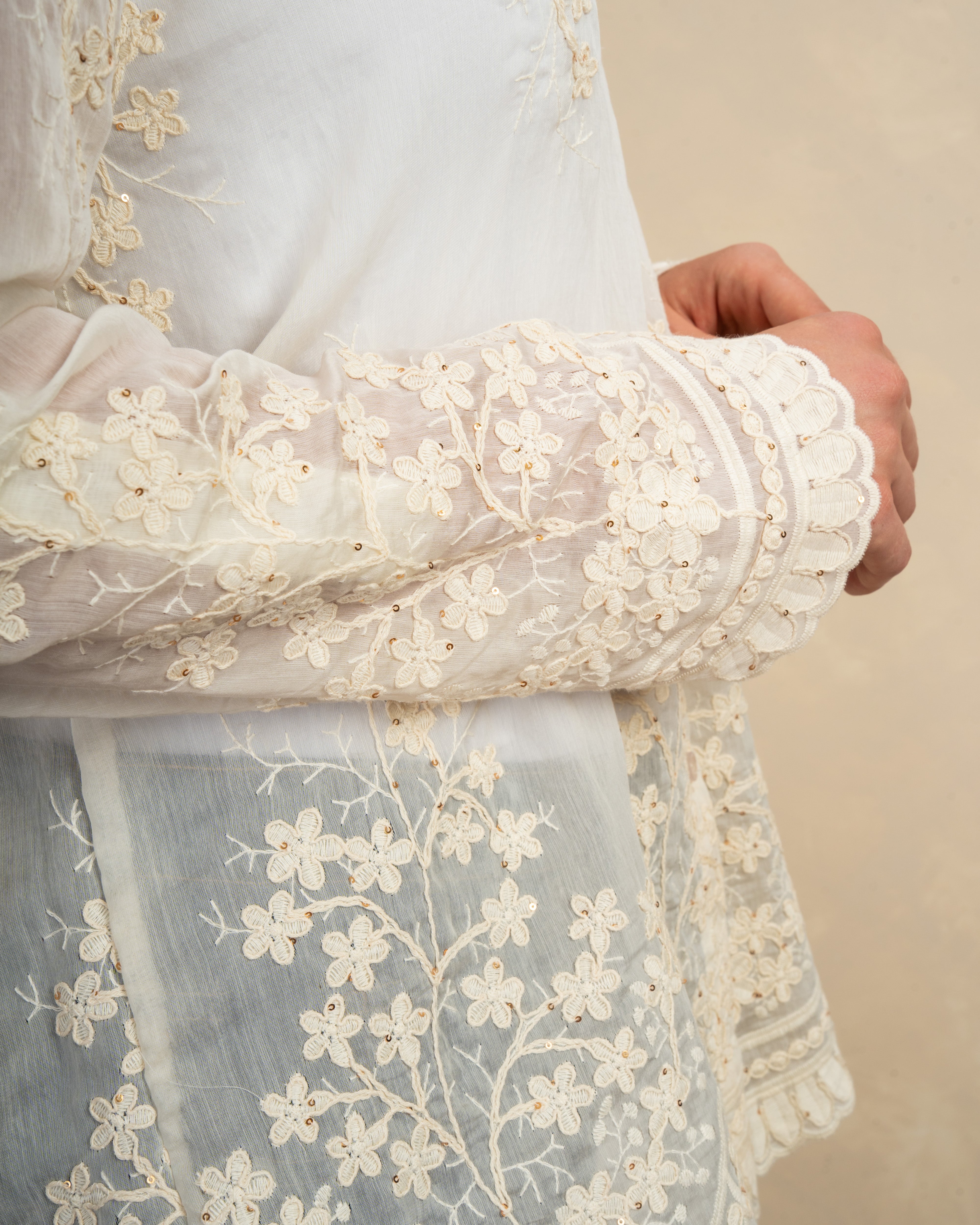 Long Shirt With Floral Waist Embroidery