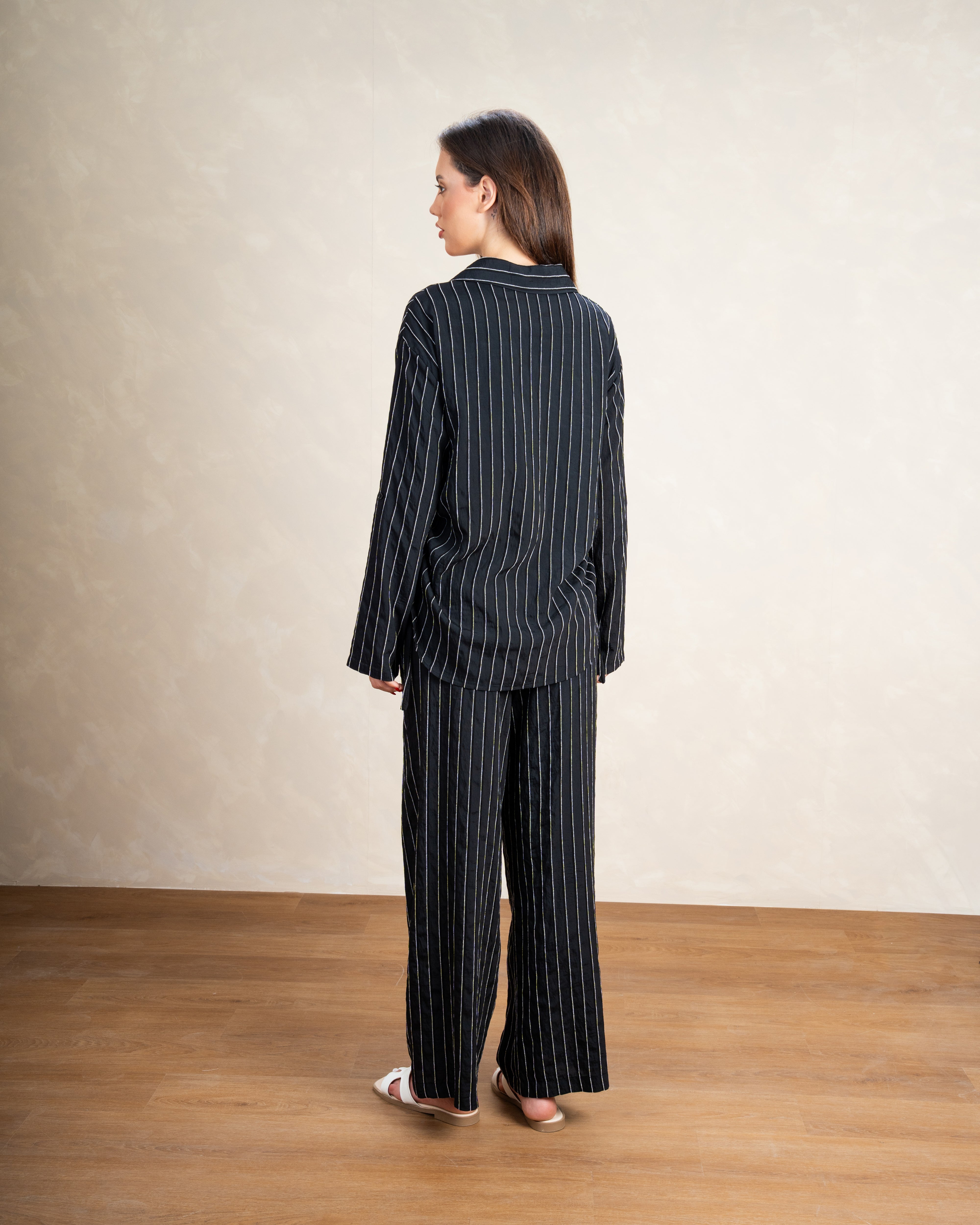 Vertical Striped Shirt With Subtle Color Line