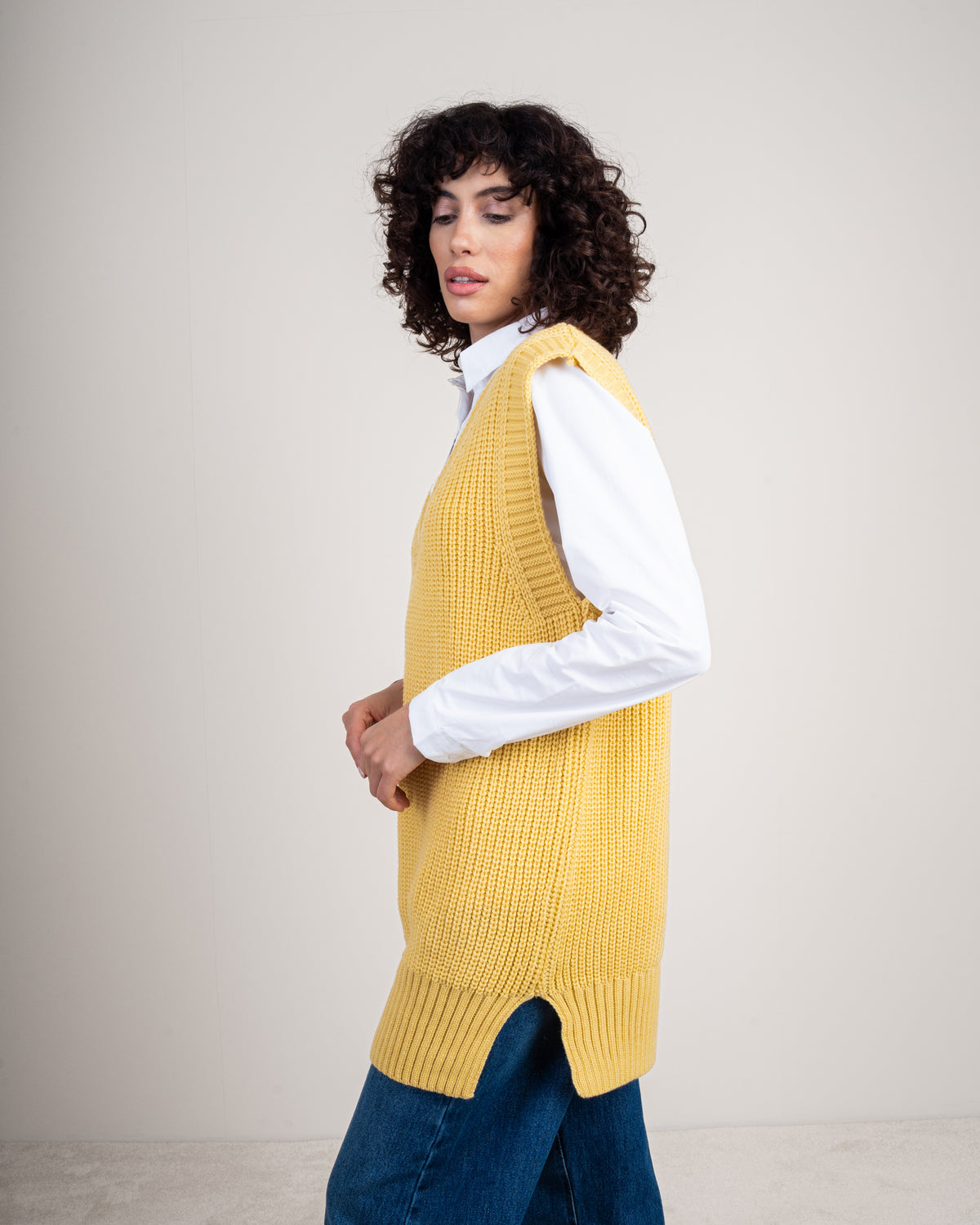 Side-open knit vest