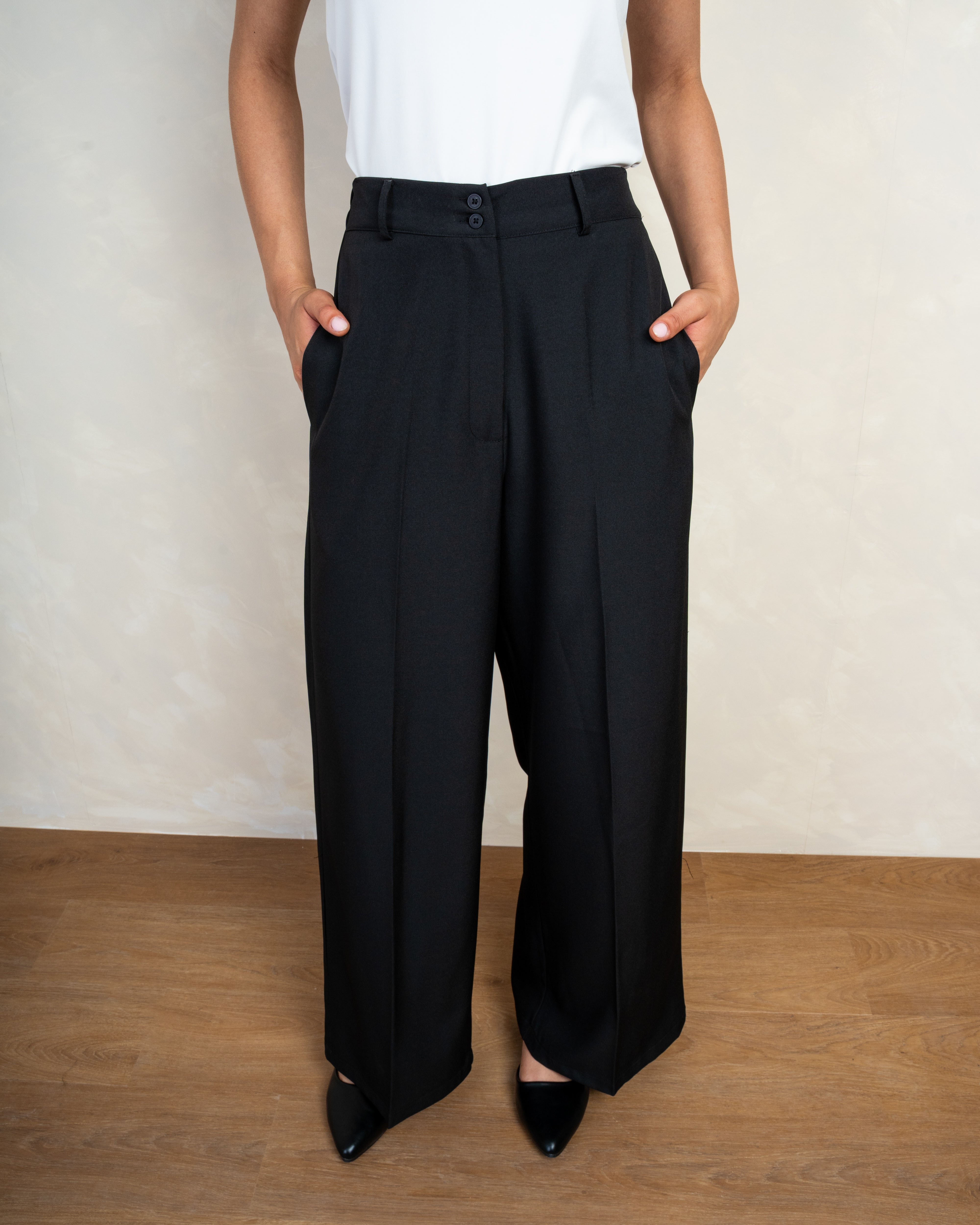 Classic Trouser With Double Waist Buttons