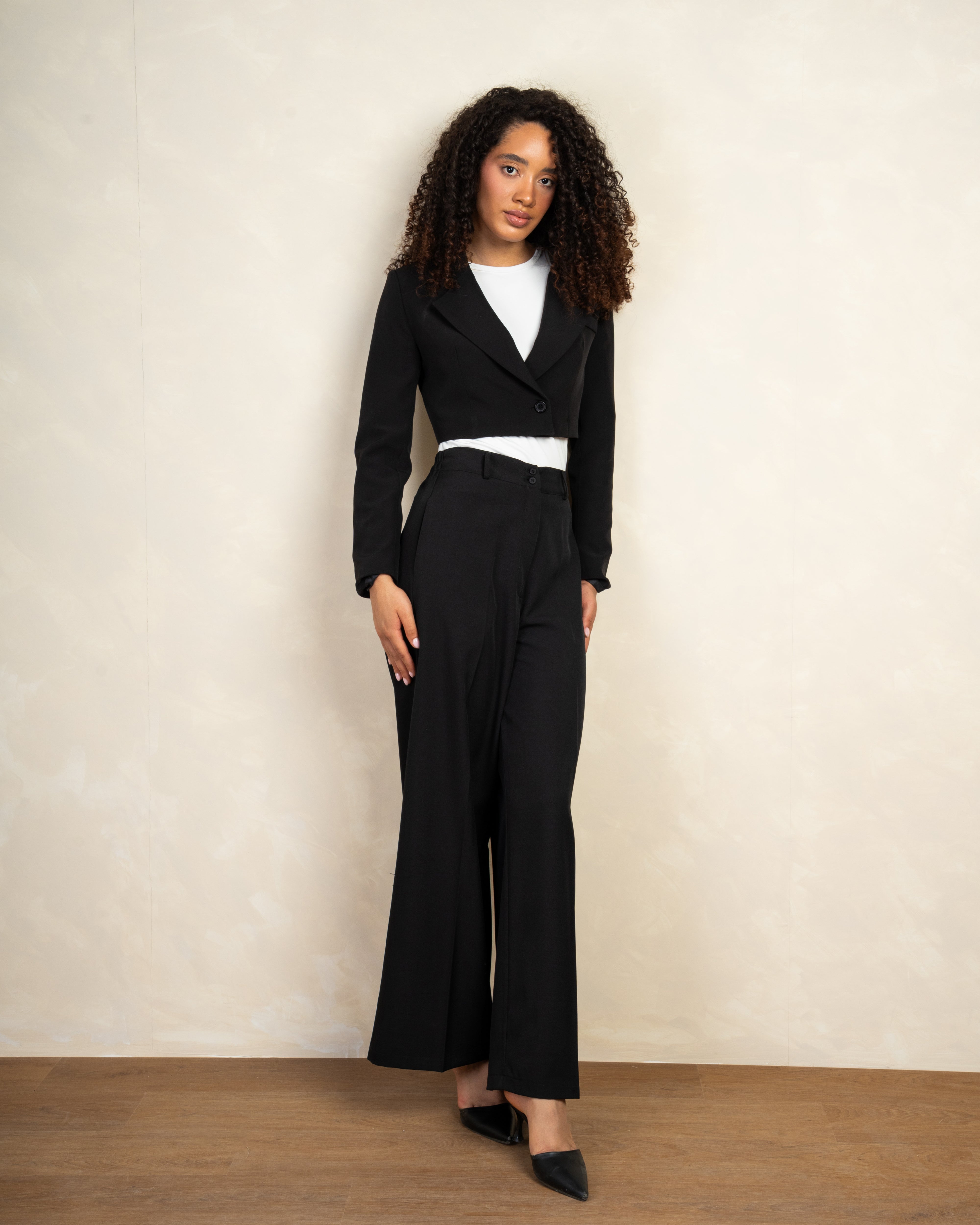 Short Plain Blazer With Button