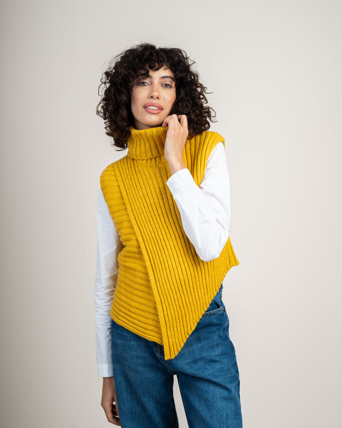 Knitted vest with a neckline