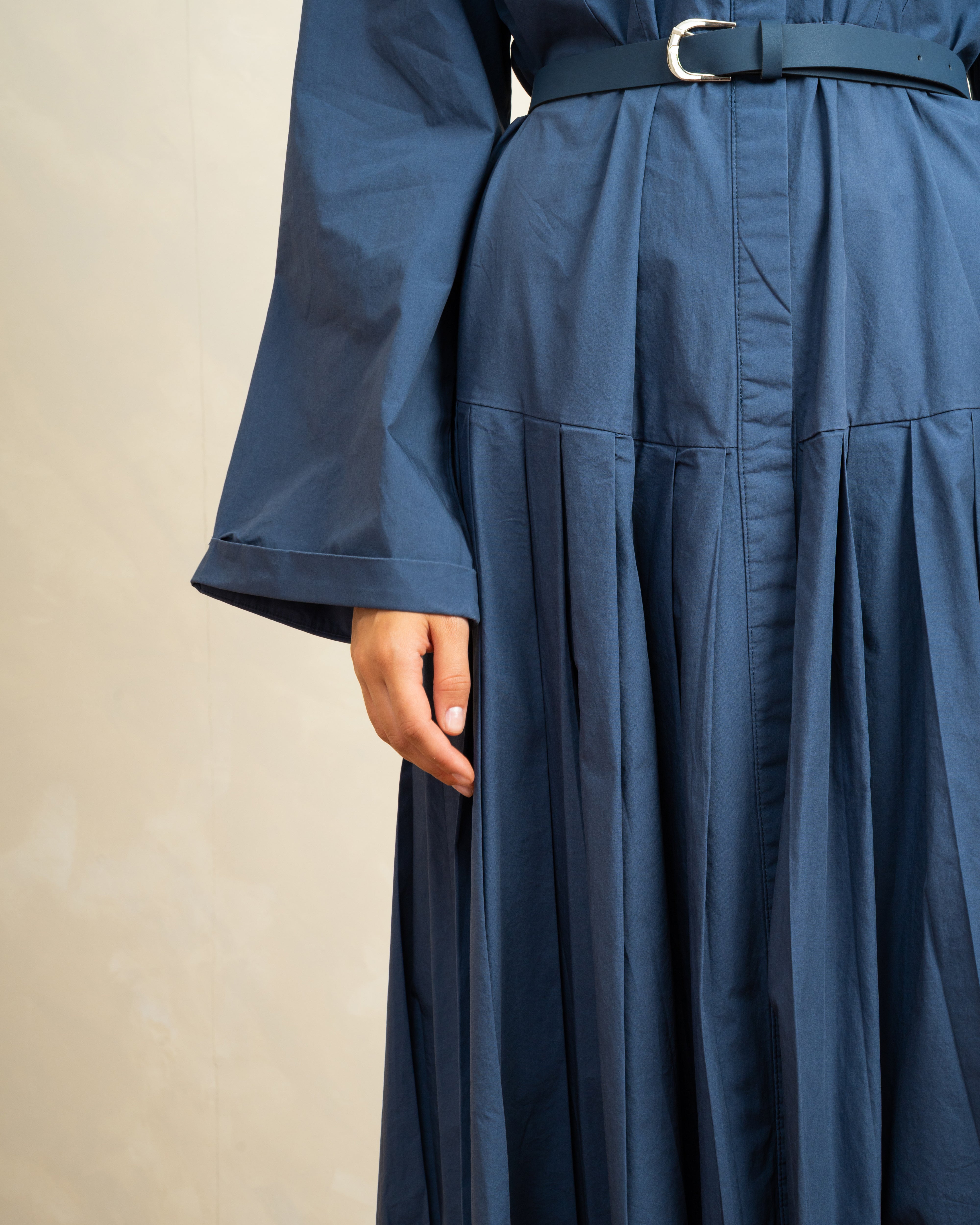 Wide Dress With Belt And Wide Sleeves