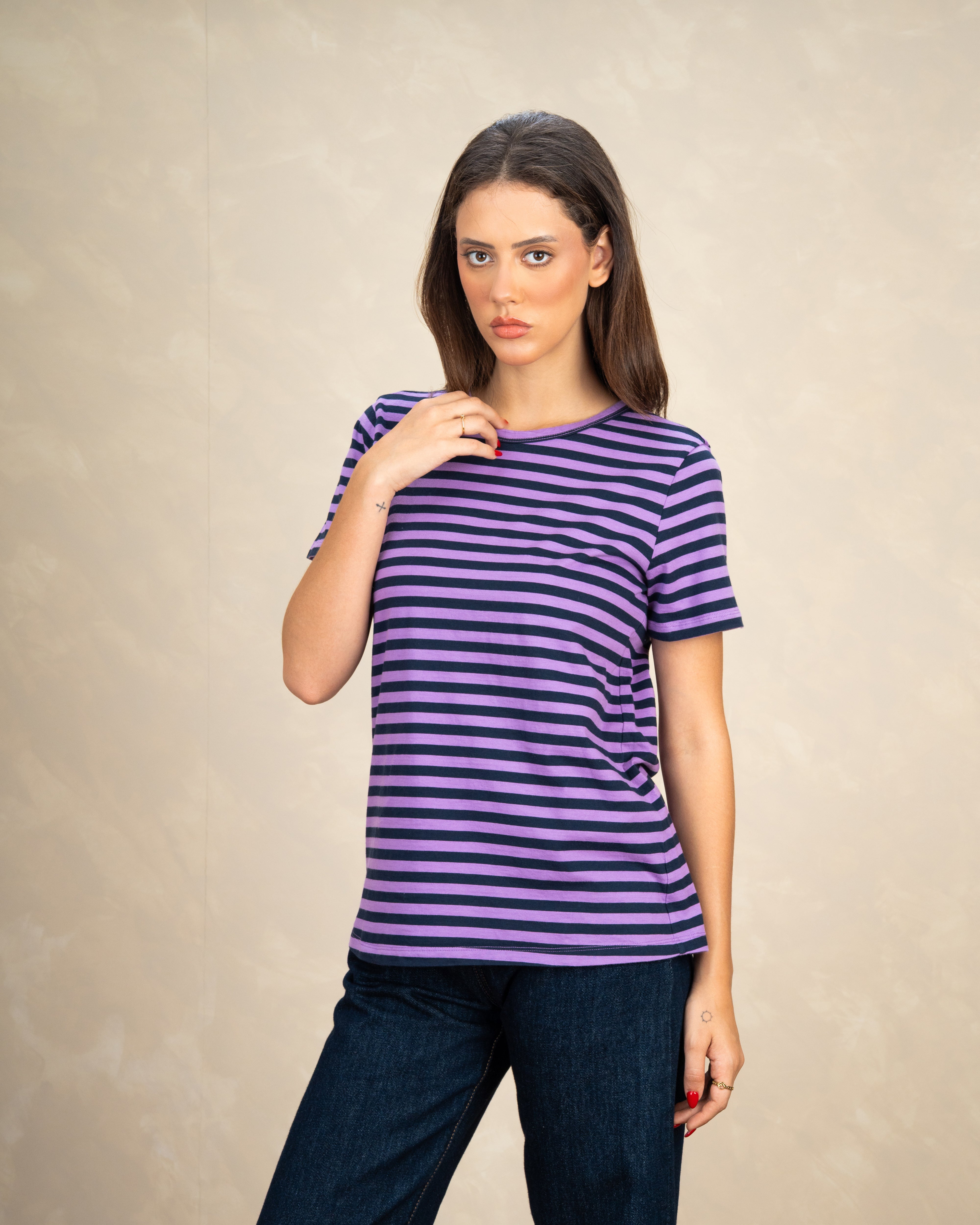 Short Colorful Shadow-Striped Basic Top