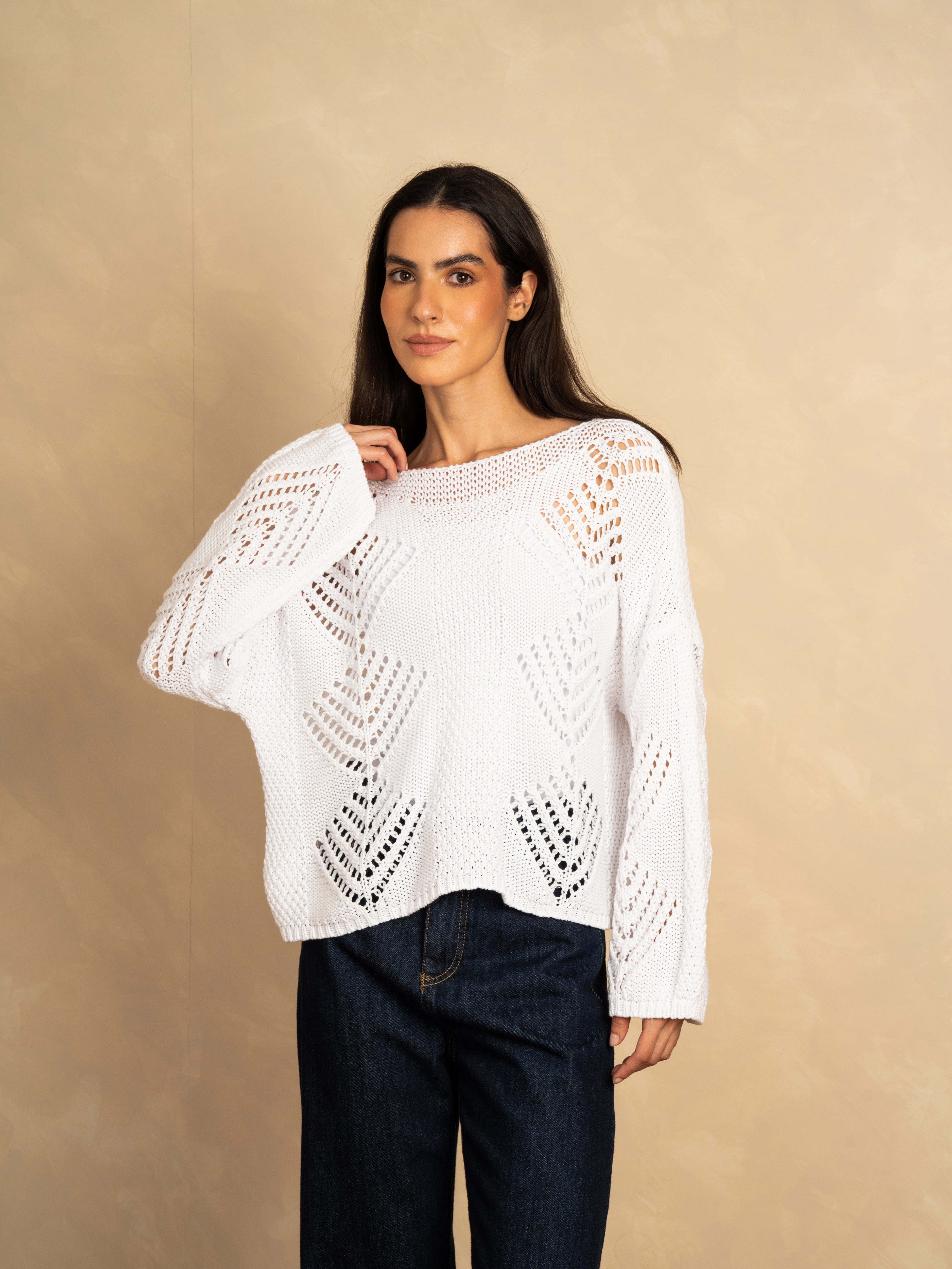 Knitwear Body With Cutout Triangle Pattern