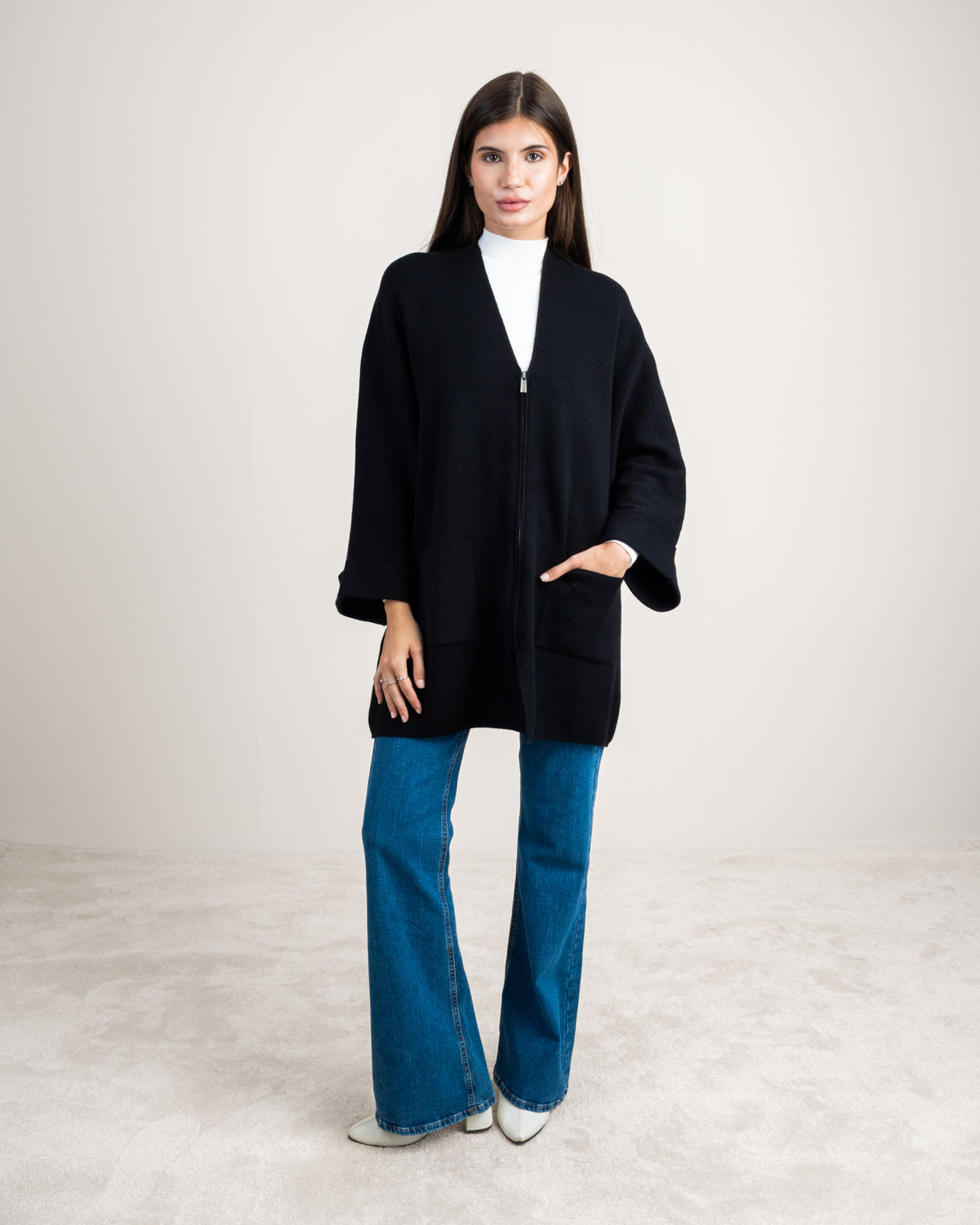 Long Knitwear Pullover - With Two Pockets