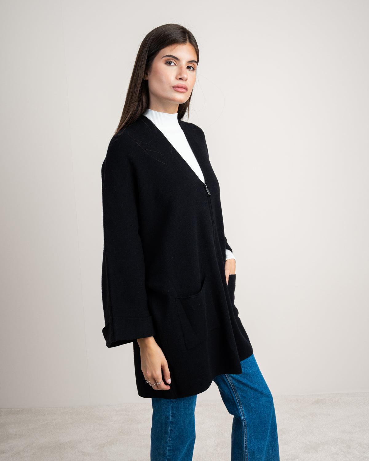 Long Knitwear Pullover - With Two Pockets