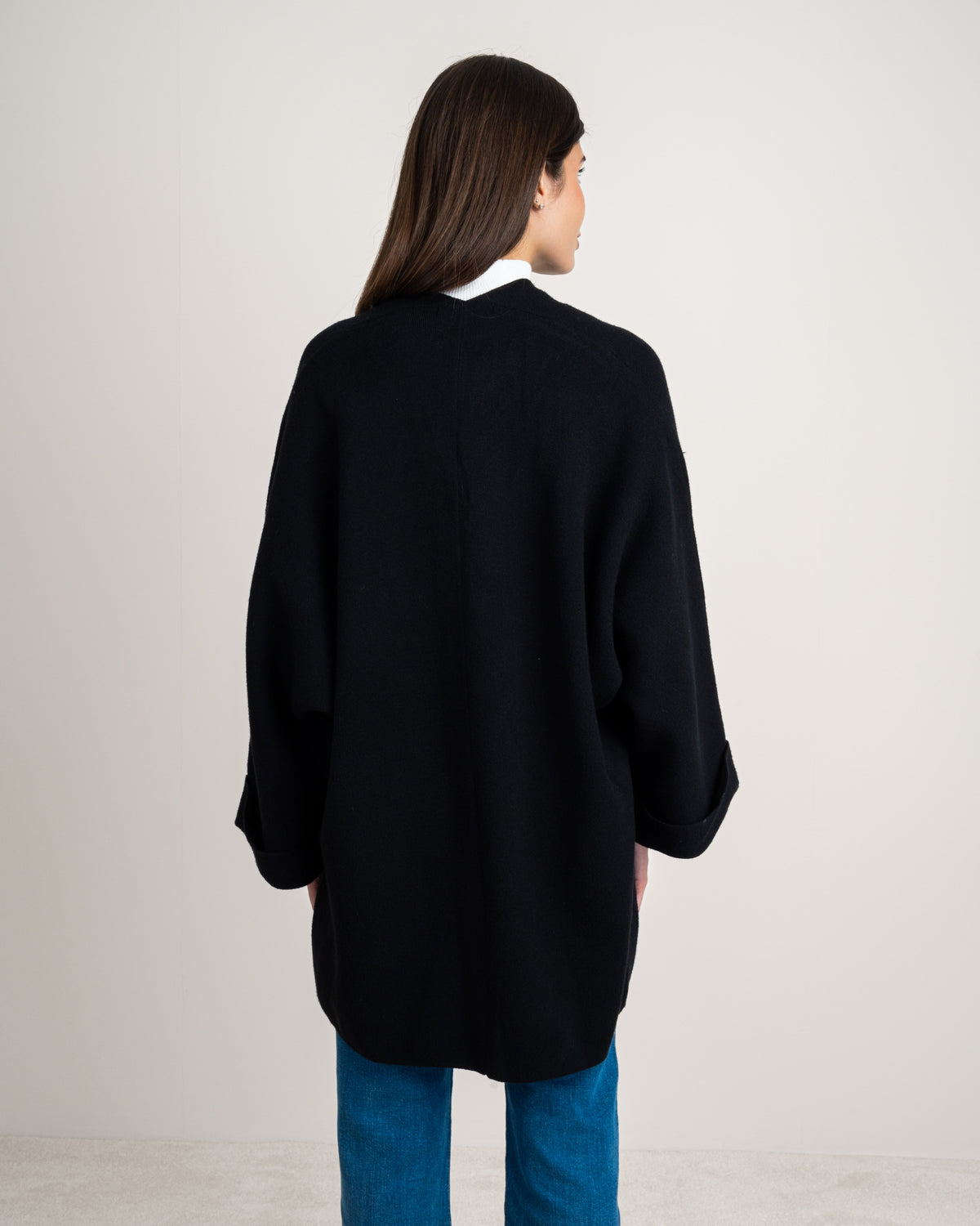 Long Knitwear Pullover - With Two Pockets