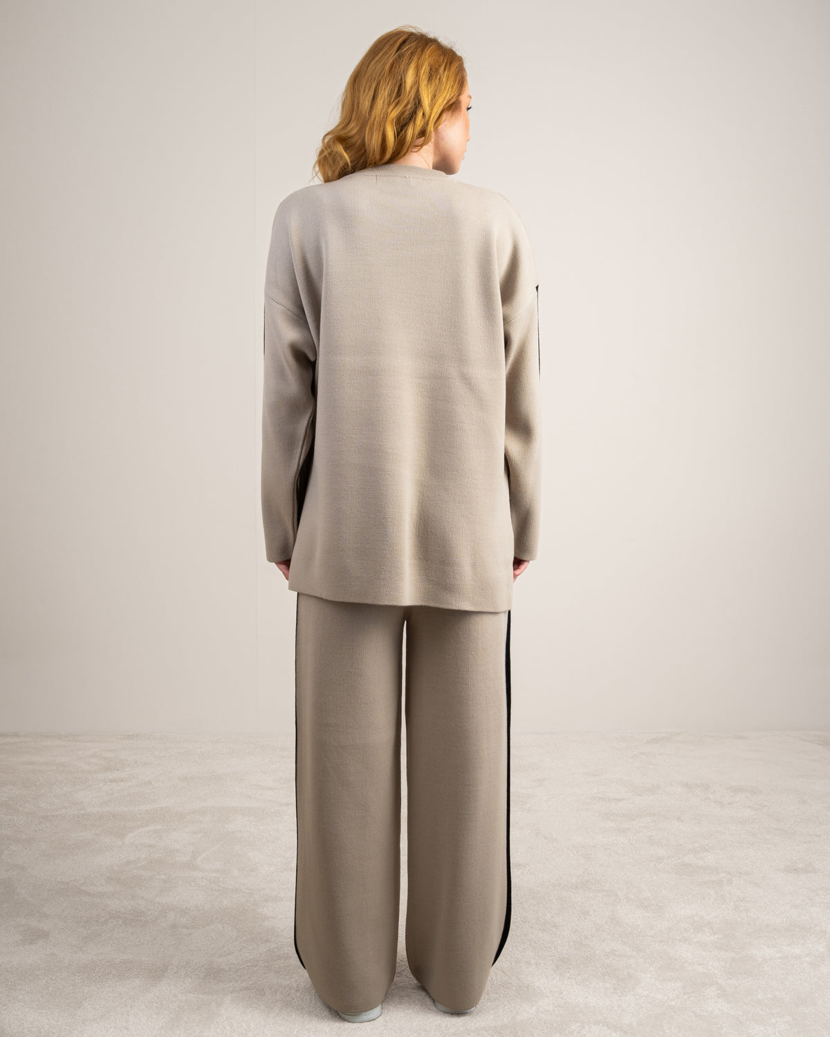 Knitwear Suit With Sleeve Stripe Detail