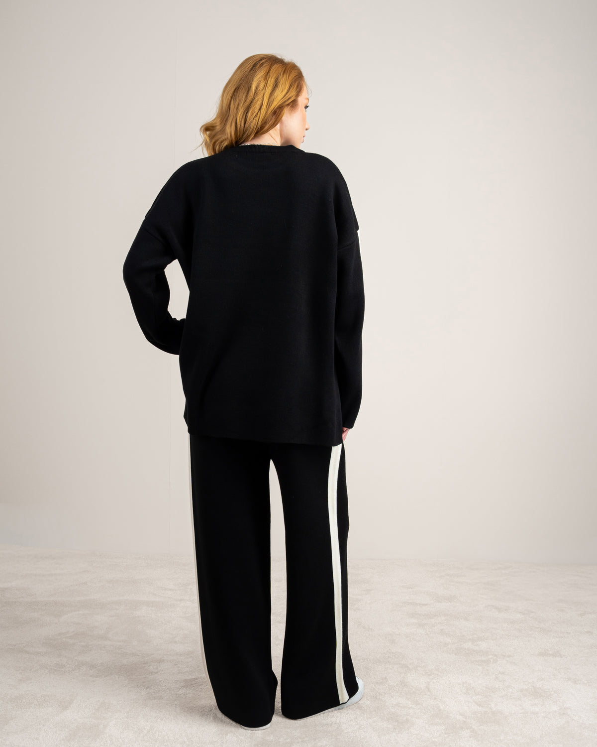 Knitwear Suit With Sleeve Stripe Detail