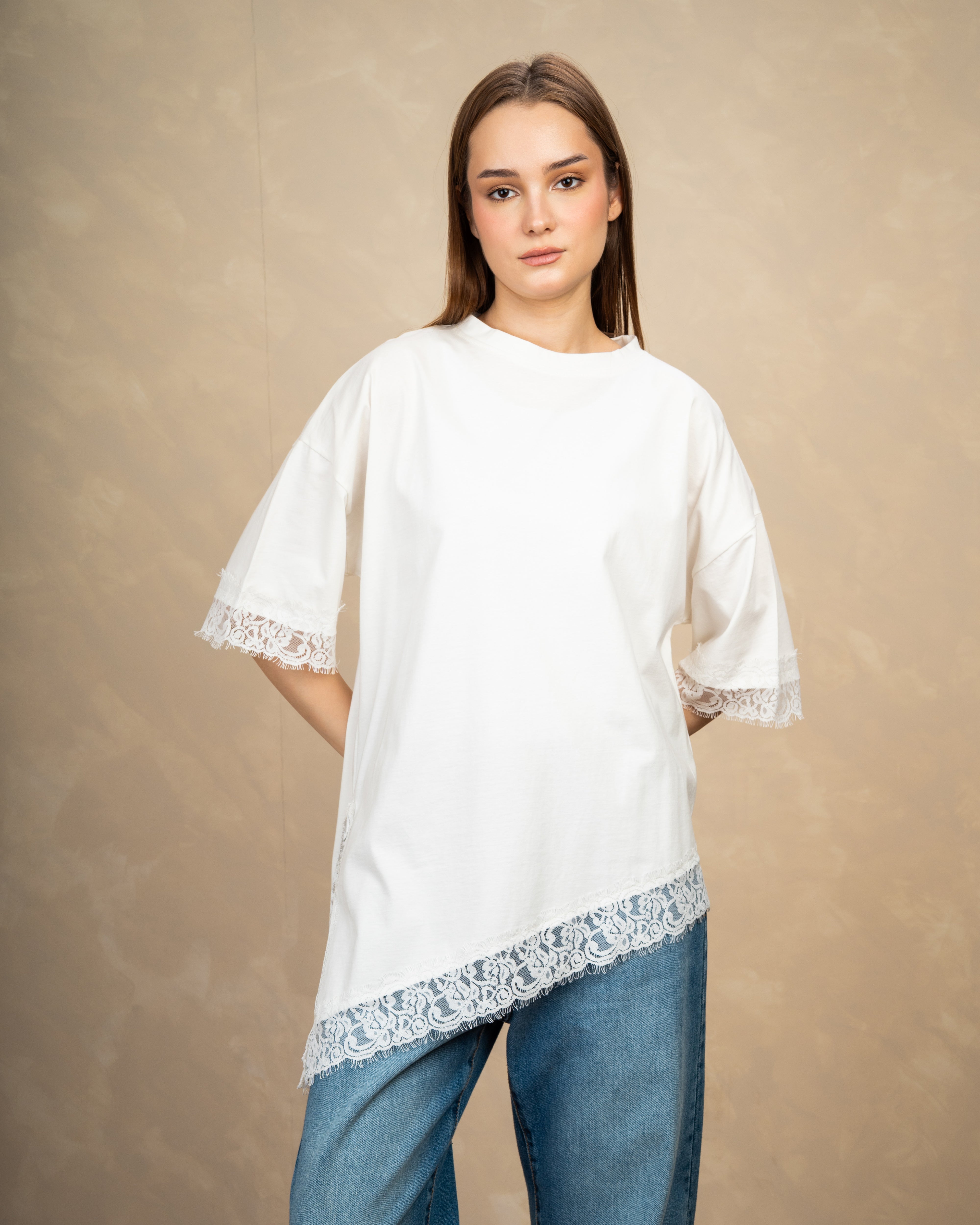 T-Shirt With Lace Waist And Cuffs