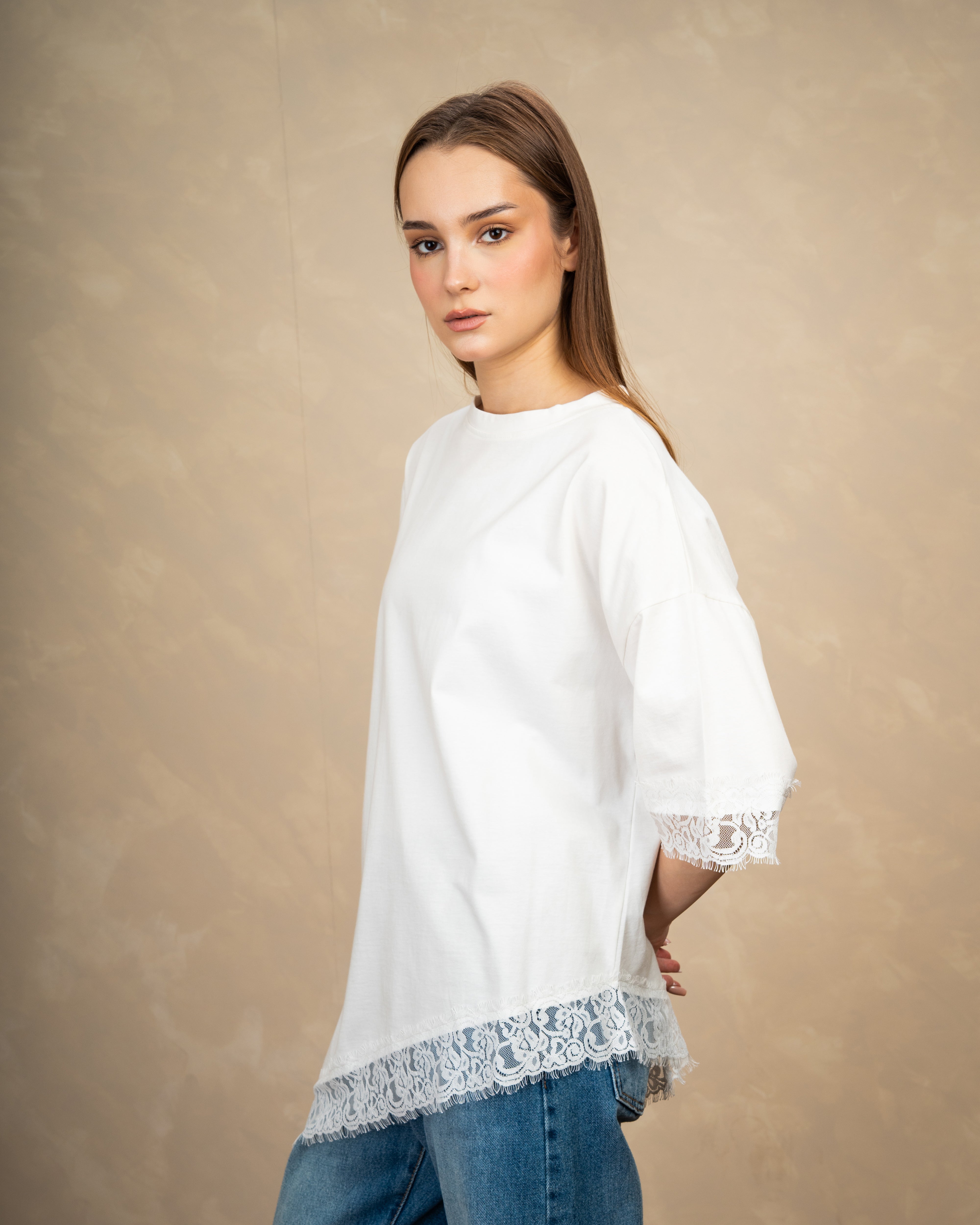 T-Shirt With Lace Waist And Cuffs