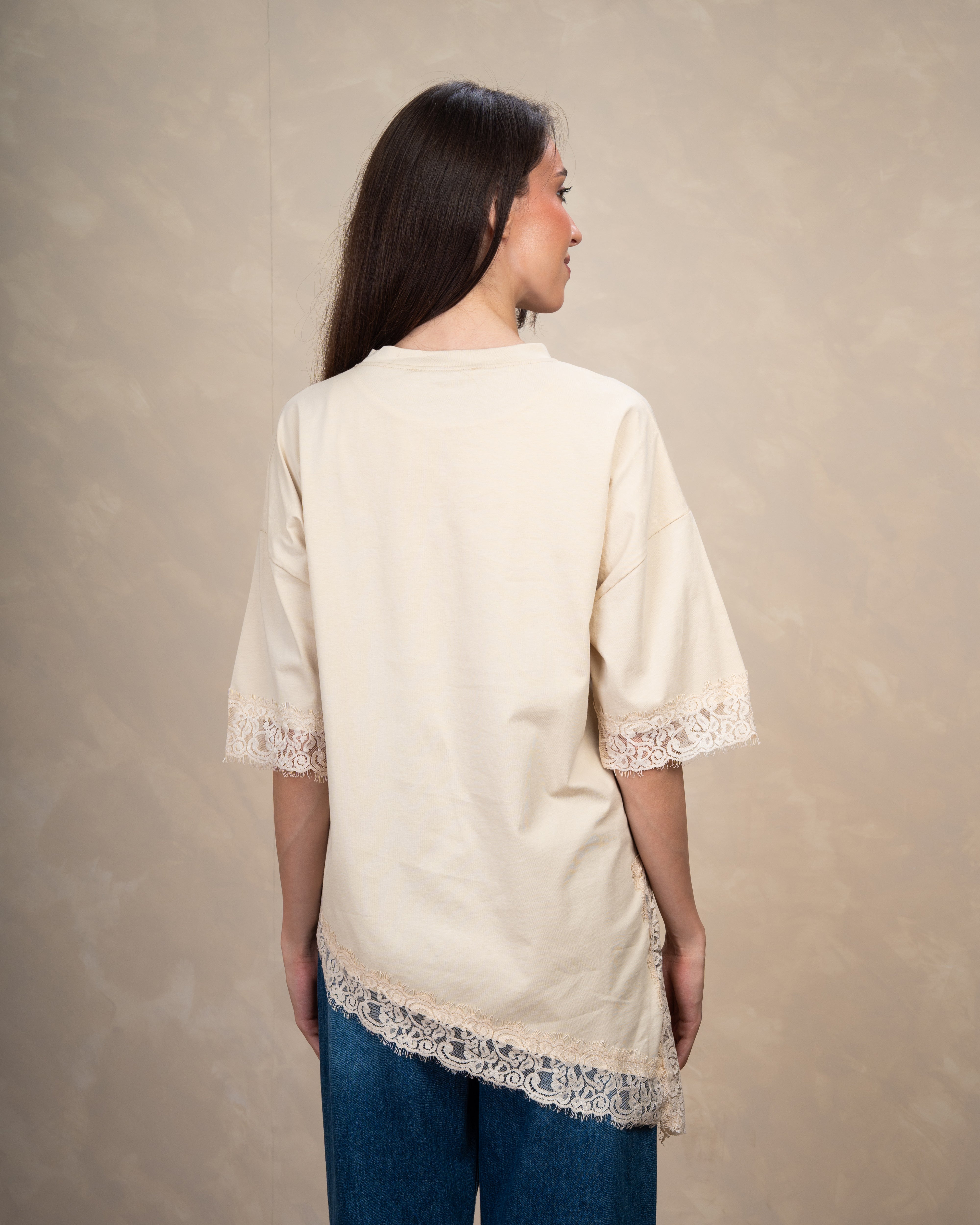 T-Shirt With Lace Waist And Cuffs