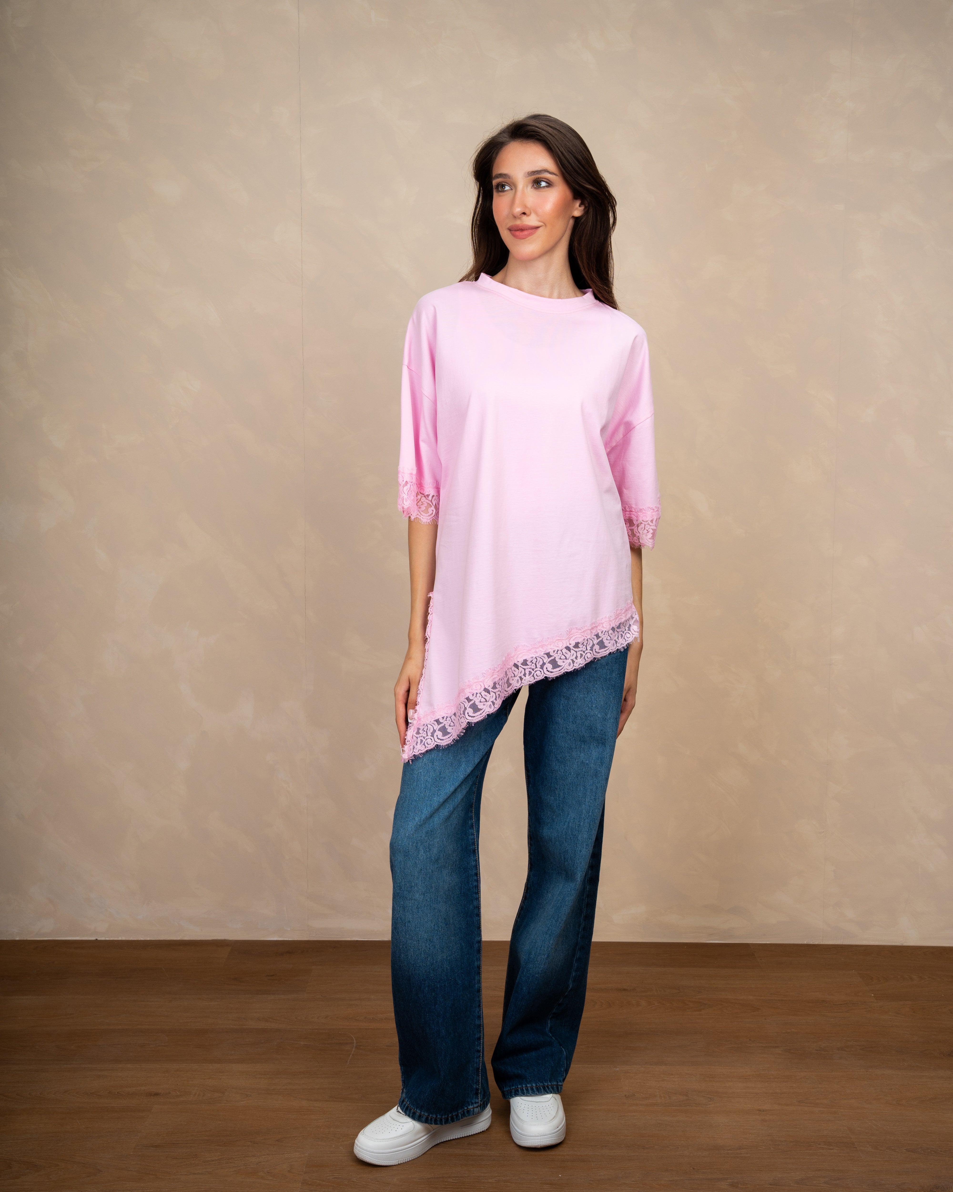 T-Shirt With Lace Waist And Cuffs
