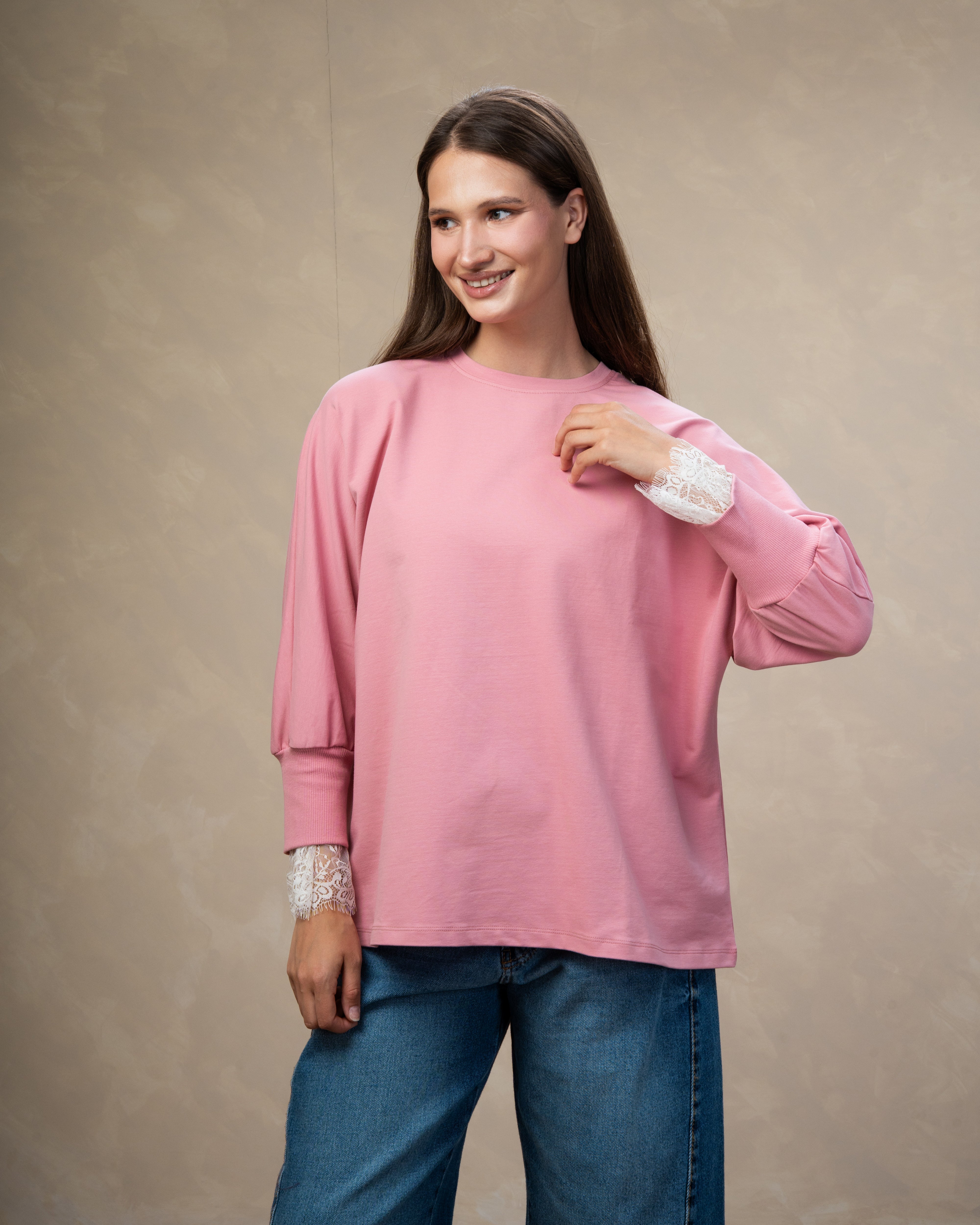 Sweatshirt With Lace Sleeves