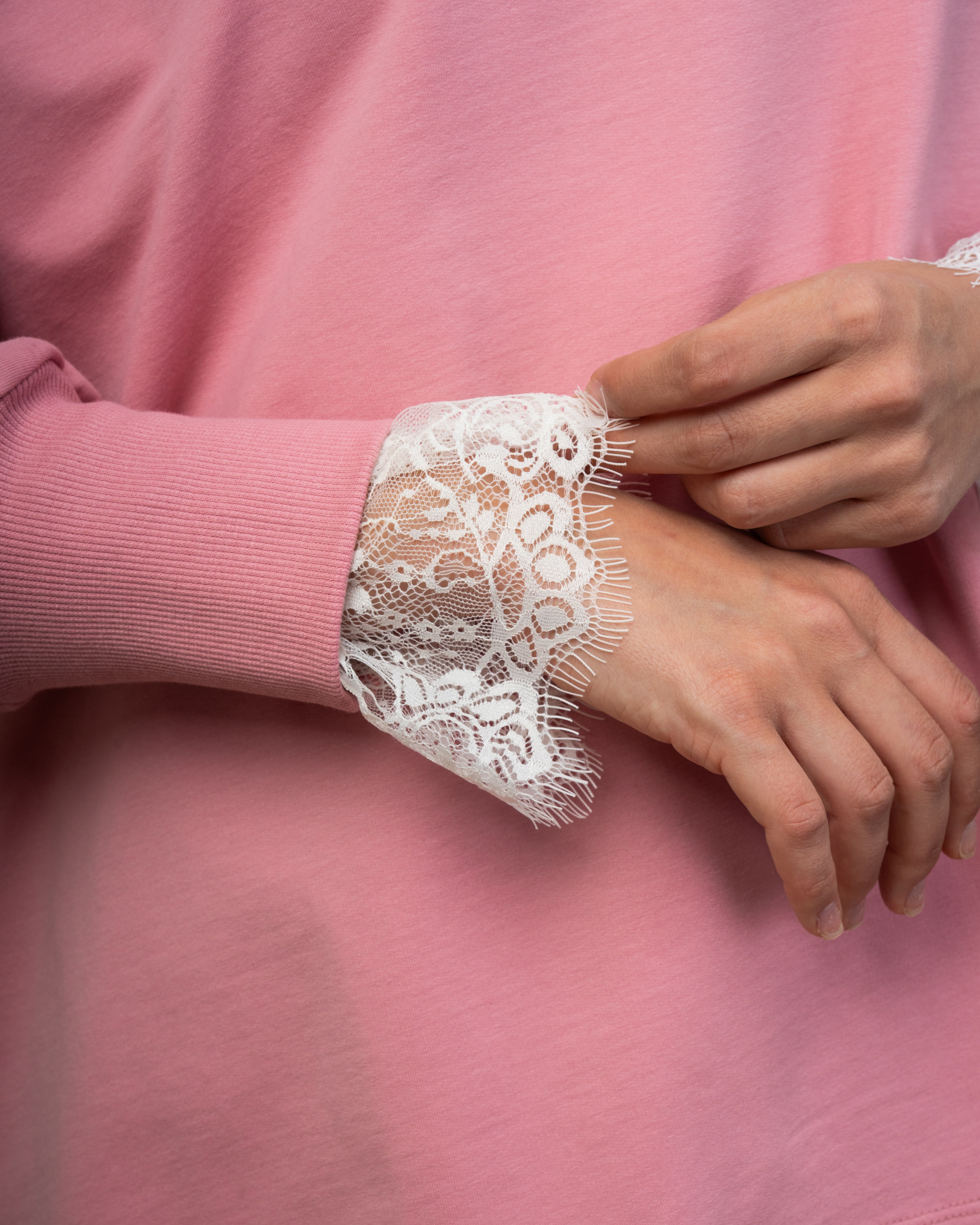 Sweatshirt With Lace Sleeves
