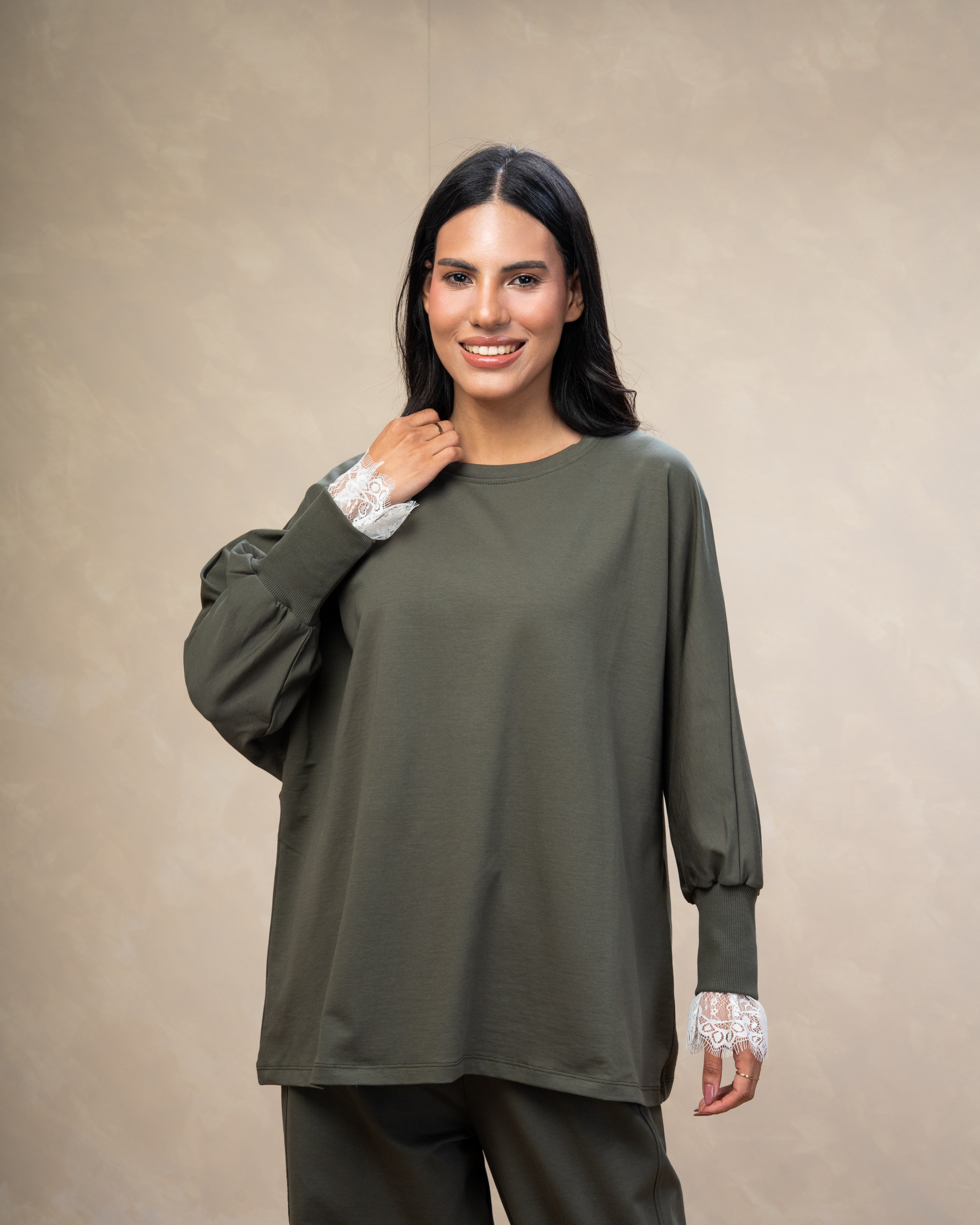 Sweatshirt With Lace Sleeves