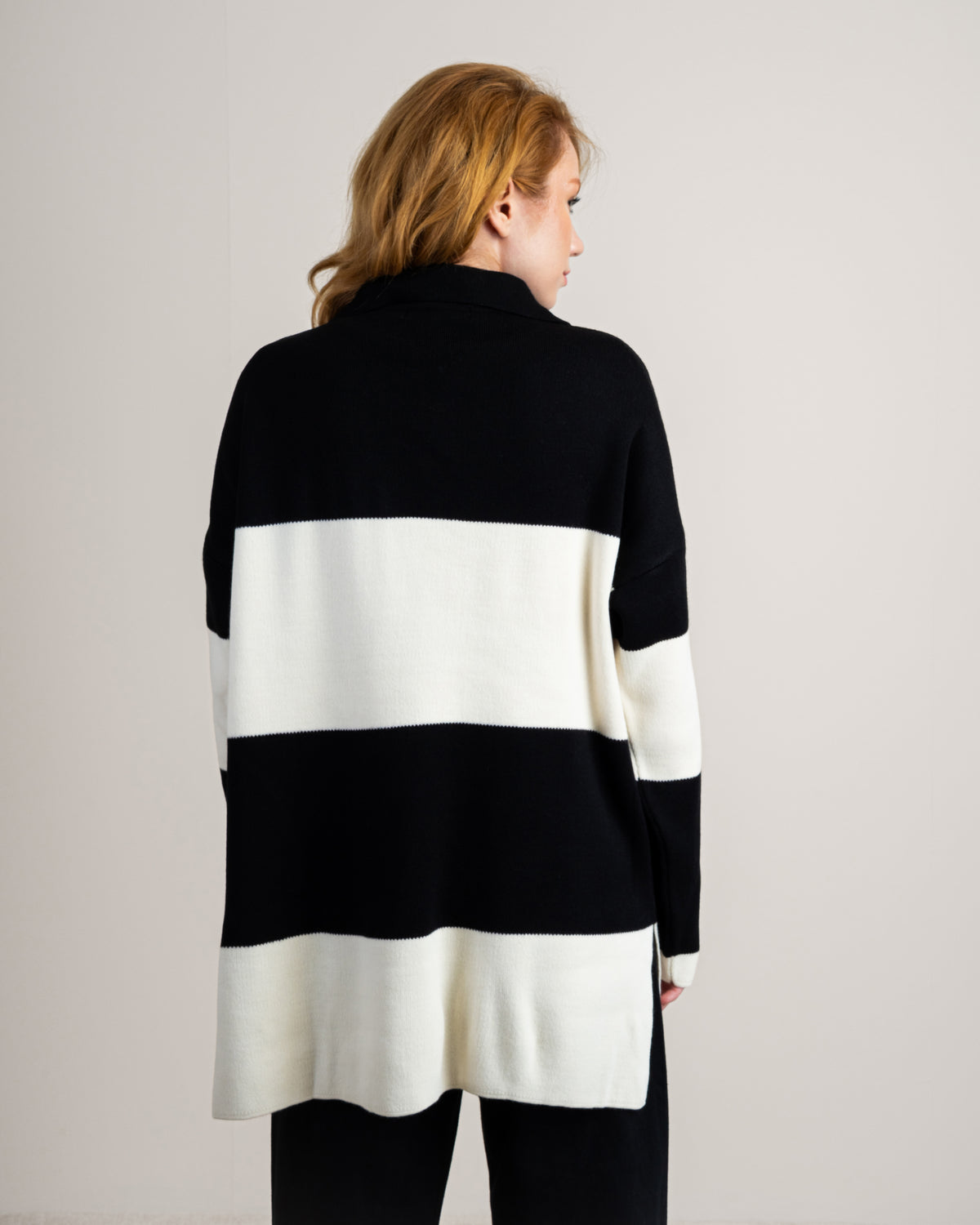 Oversized Knitwear Pullover - With Open Collar