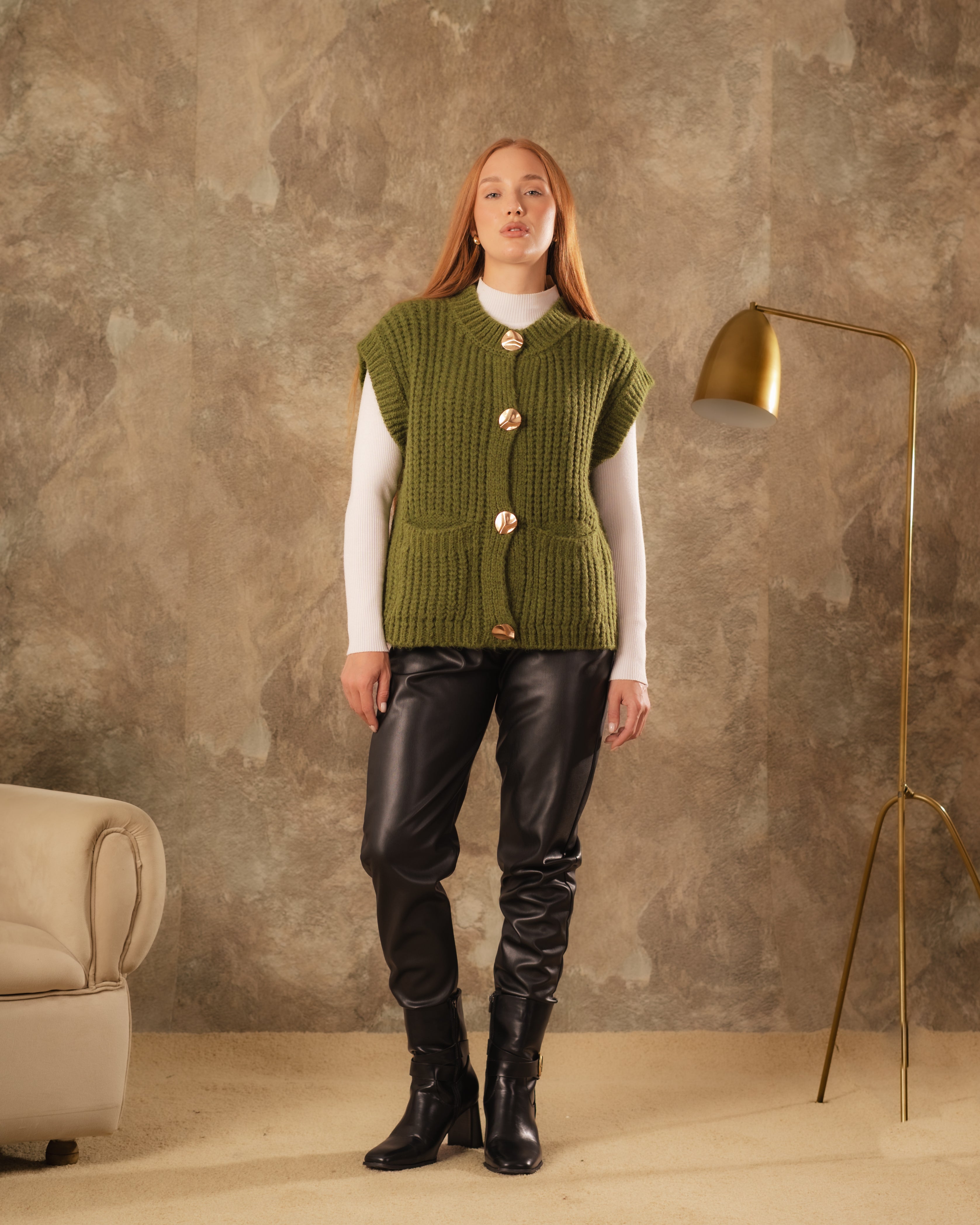 Knitwear Vest With Buttons - (Two-Pockets)